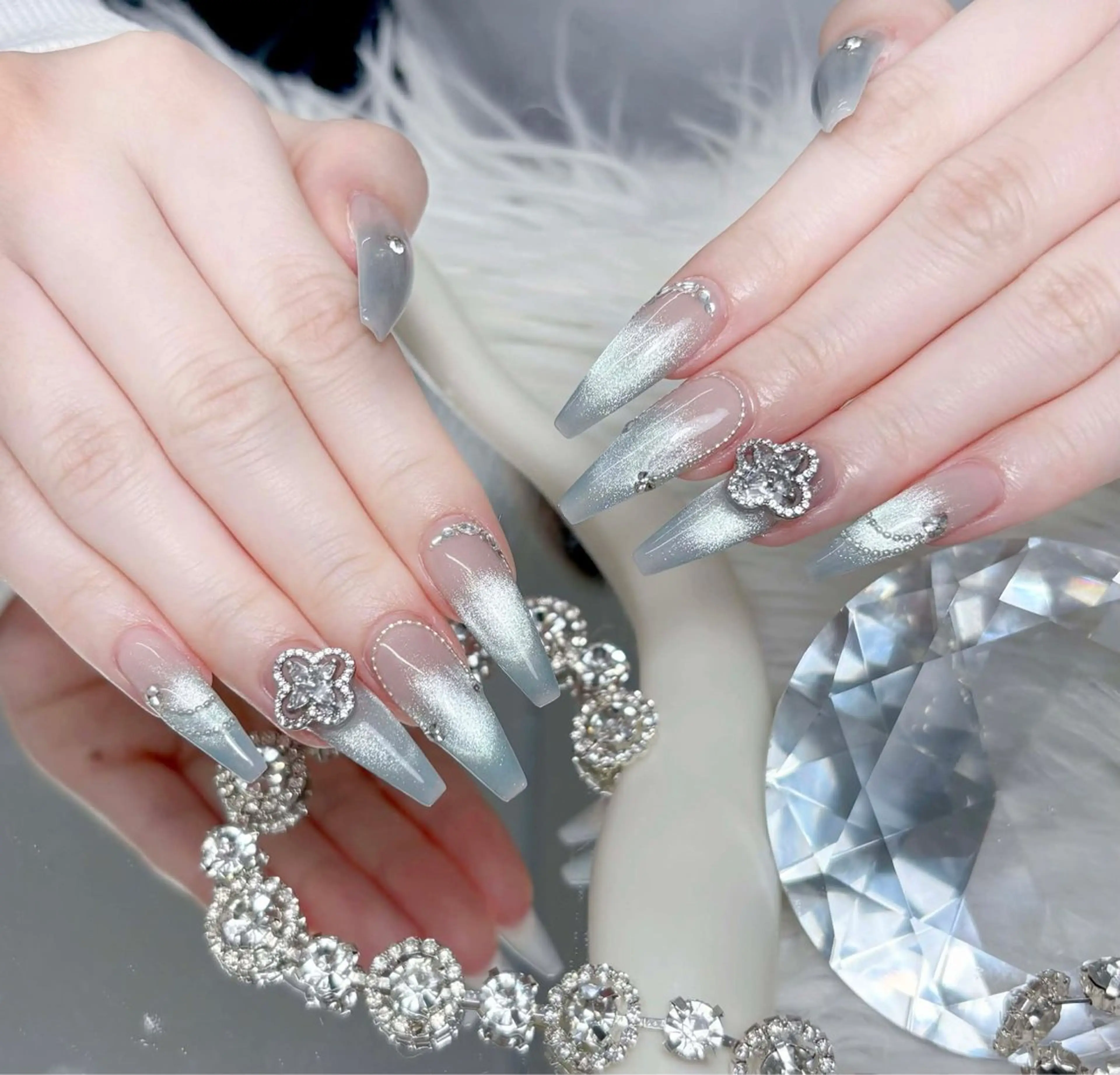 ネイル ハンドネイル ハンドケア いちご ちゃんのネイルデザイン