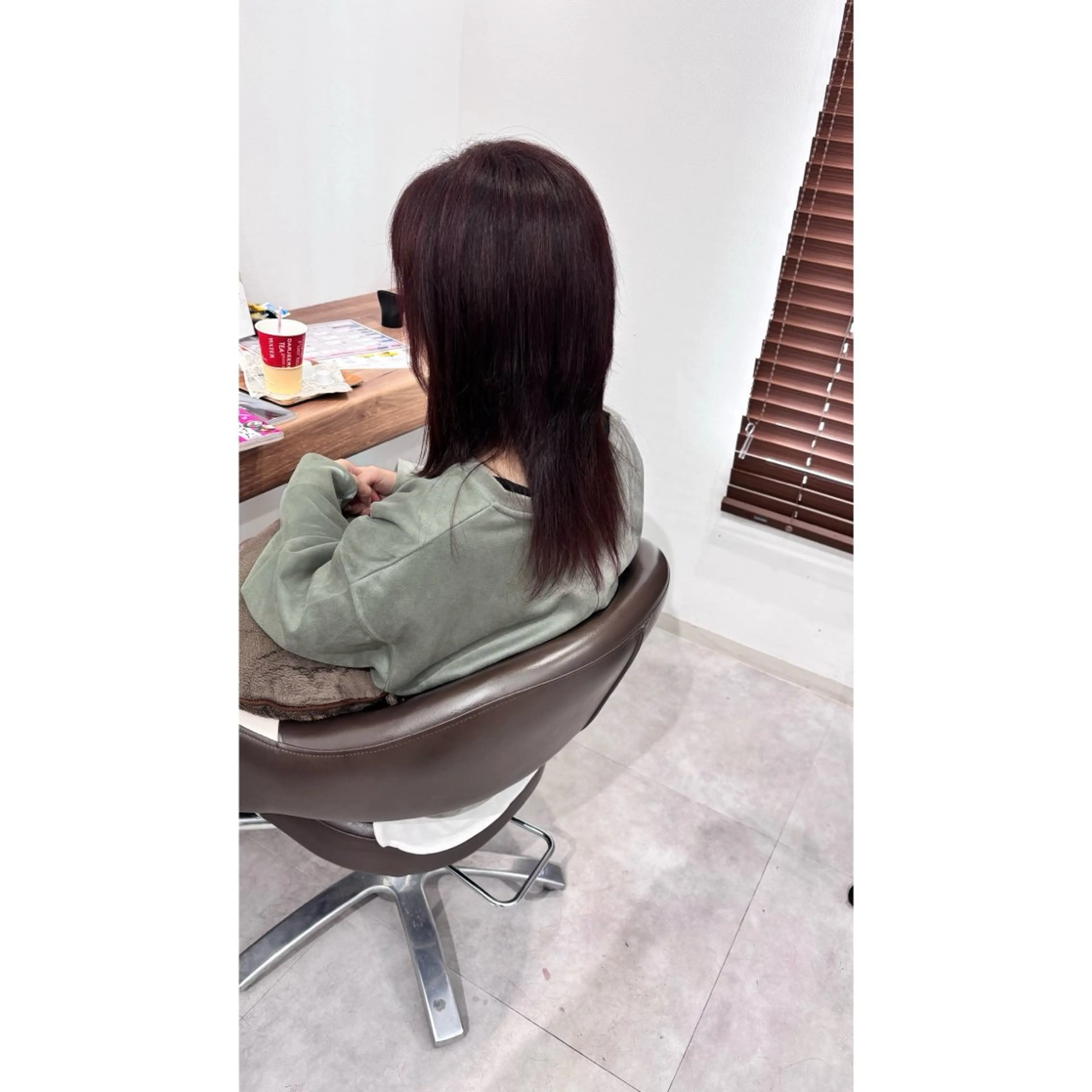 カラー レッドカラー 阿部 美咲のヘアスタイル