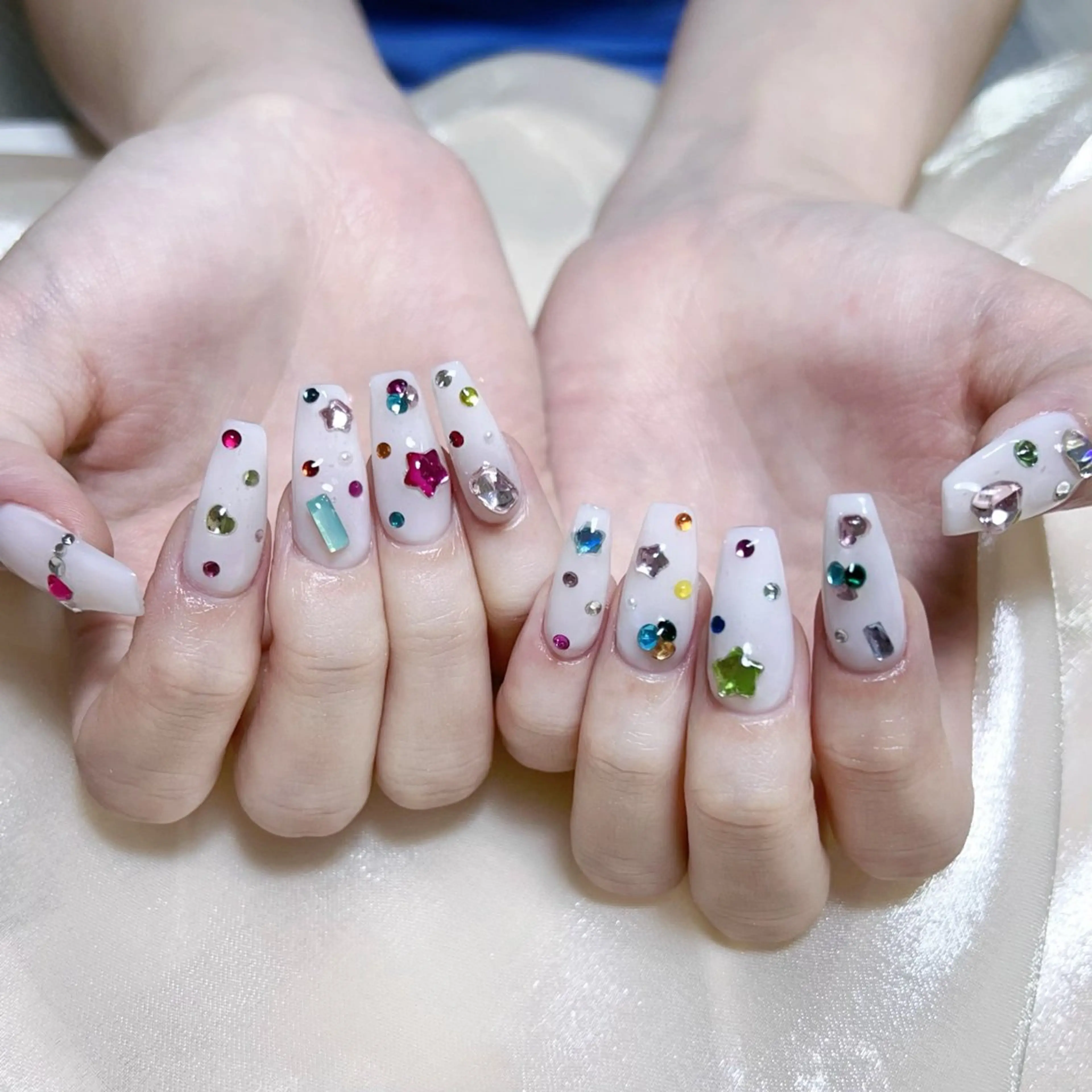 メンズ ネイル メンズ韓国風 アートネイル オーロラネイル ガーリー キラキラネイル ハンドネイル Nail salon 木にいるのネイルデザイン