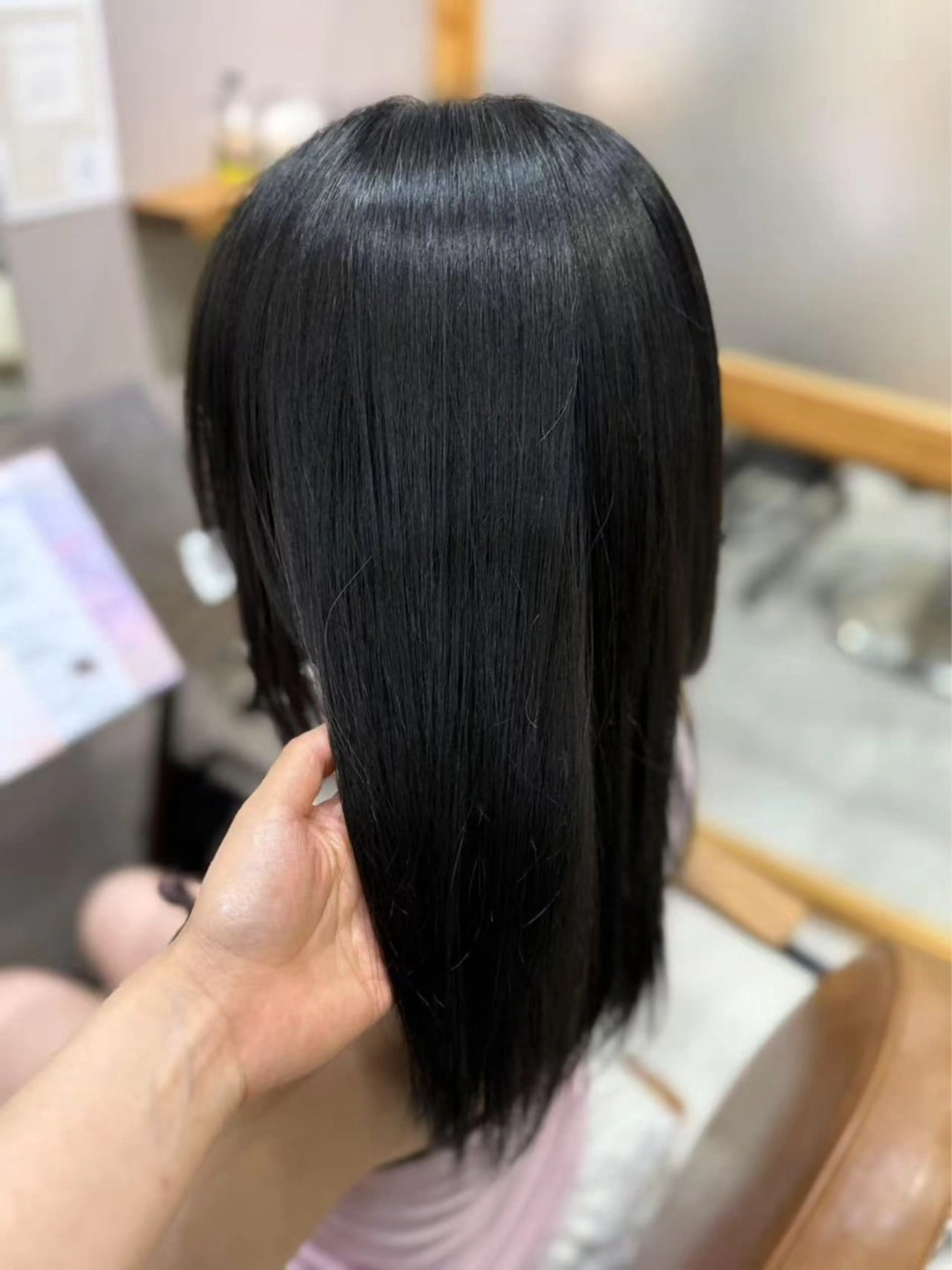 カラー チョウ シモのヘアスタイル