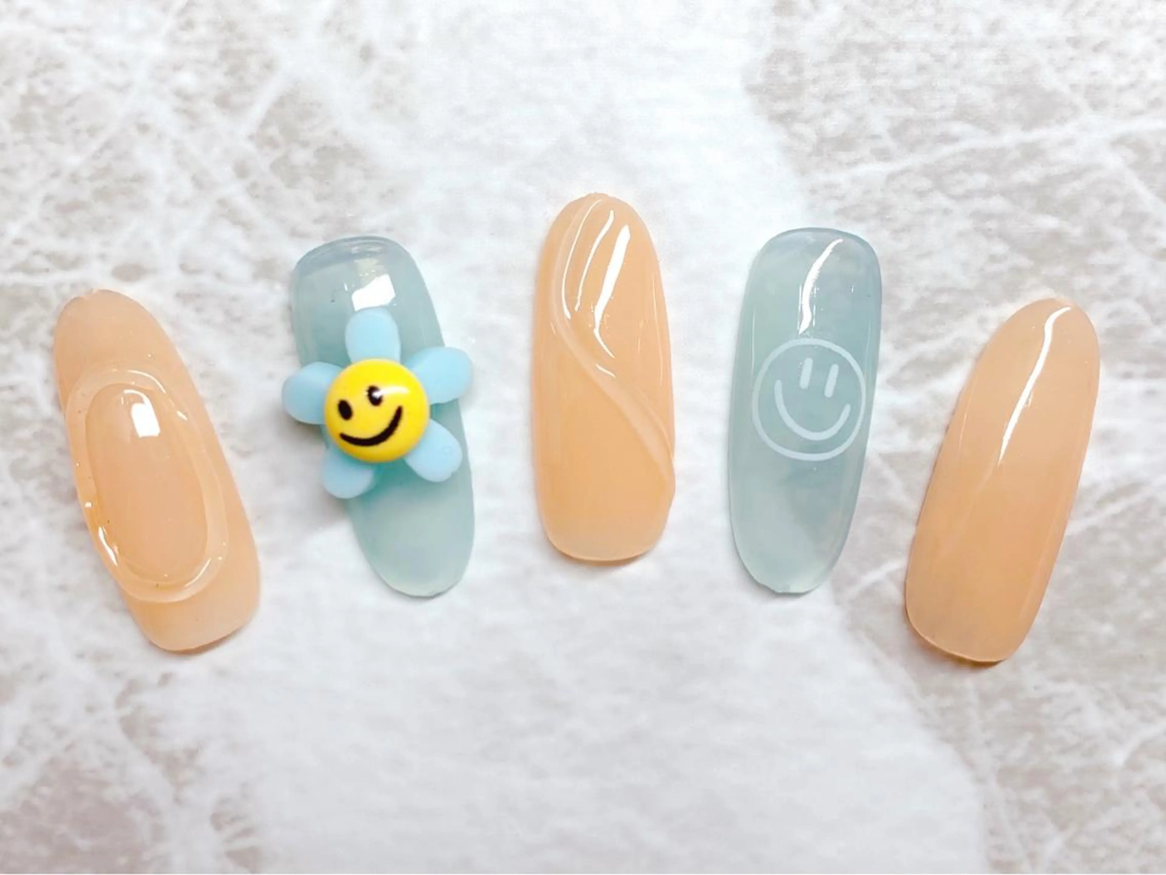 ネイル ハンドネイル マジック ミラーのネイルデザイン