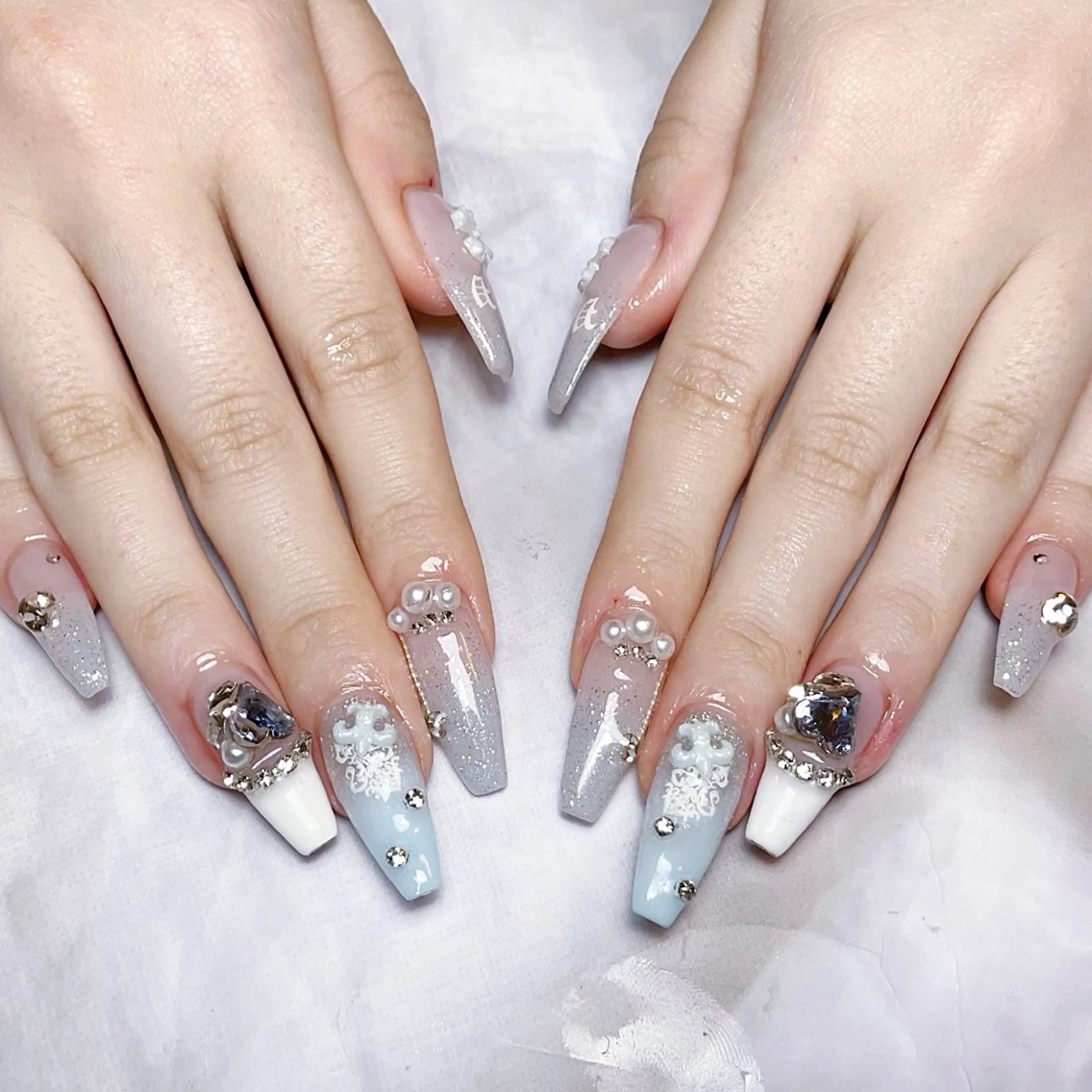 ネイル ハンドネイル 🍭Yun nail hyejin🌸のネイルデザイン