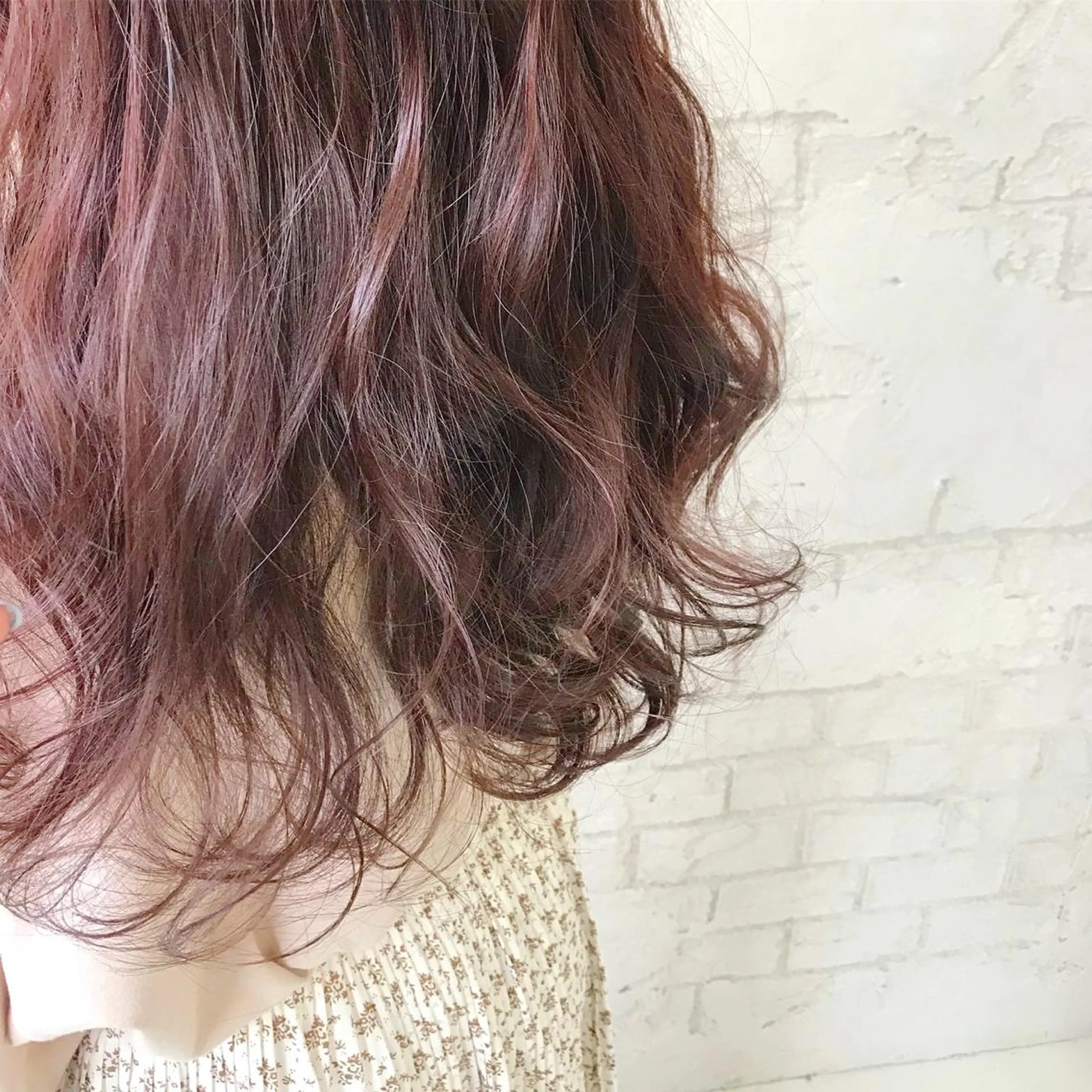 ロング カラー オリーブ/アッシュ やわらか透明感カラーのヘアスタイル