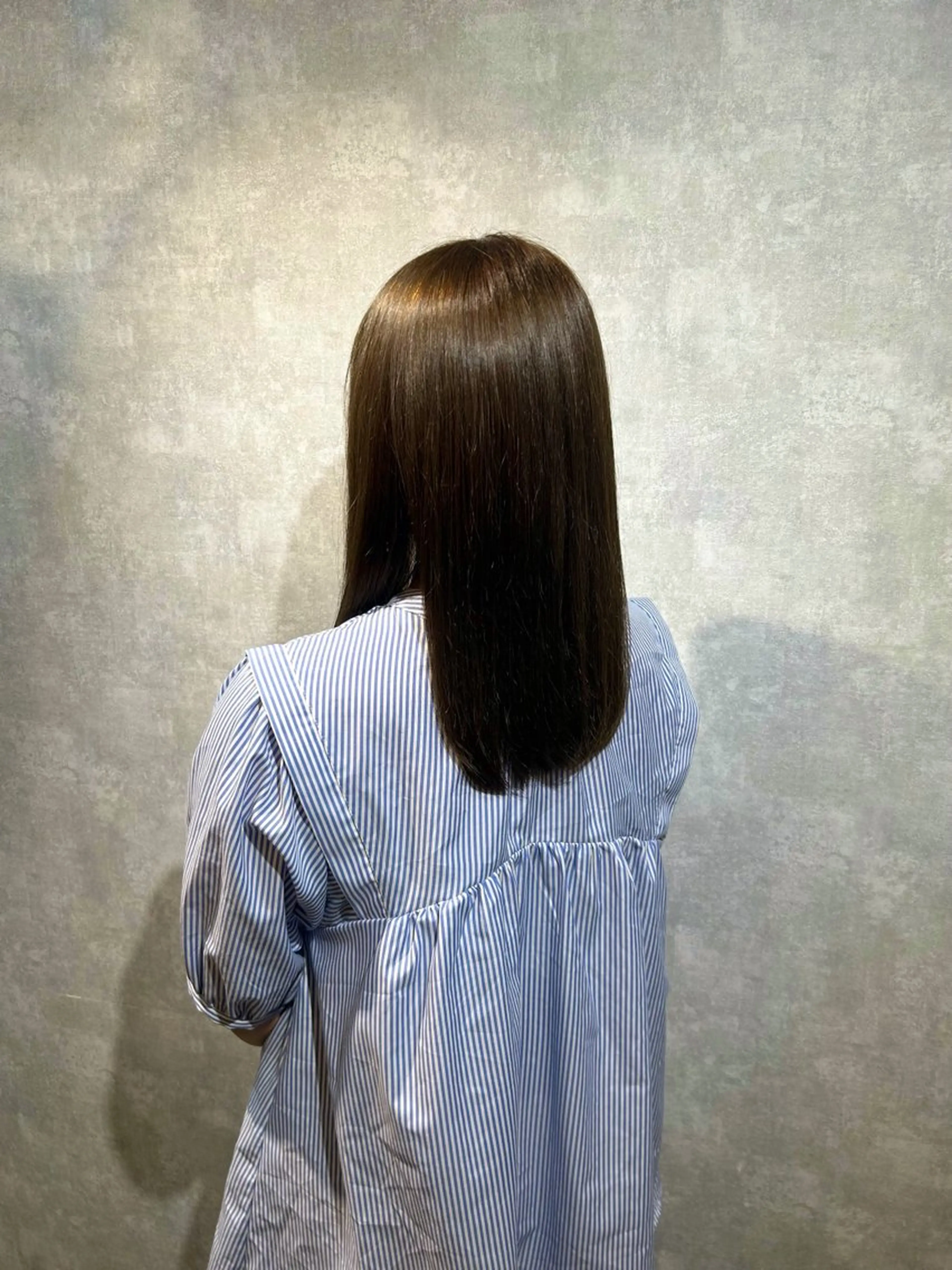 セミロング カラー 𝐒𝐇𝐔𝐑𝐈 🦋艶カラー🦋のヘアスタイル