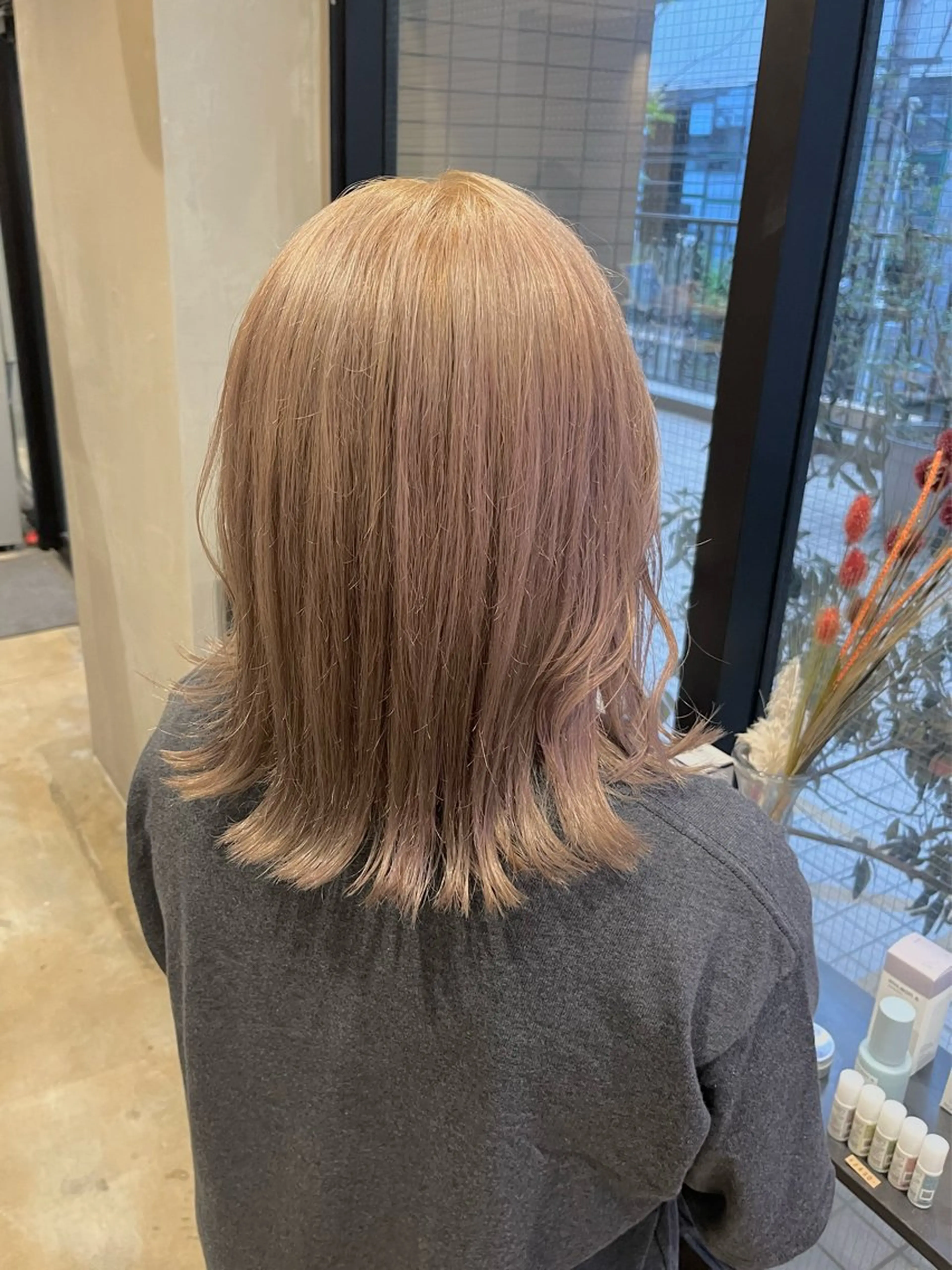 ミディアム カラー ヘアアレンジ ブリーチ ケアブリーチ ハイトーンカラー みわ/博多 ブリーチ/メンズヘアのヘアスタイル