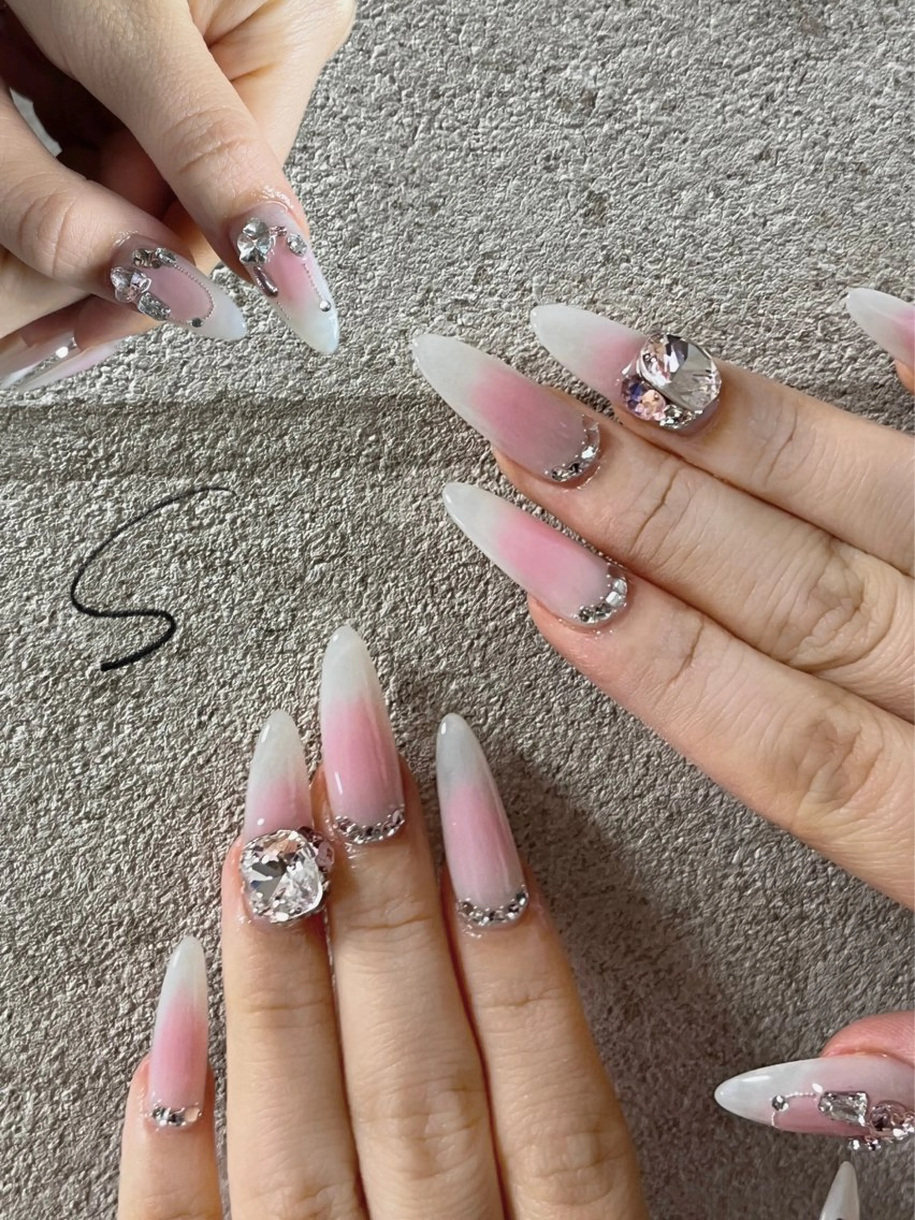 ネイル チークネイル フレンチネイル グラデーション マグネットネイル ワンカラーネイル S.nail _のネイルデザイン