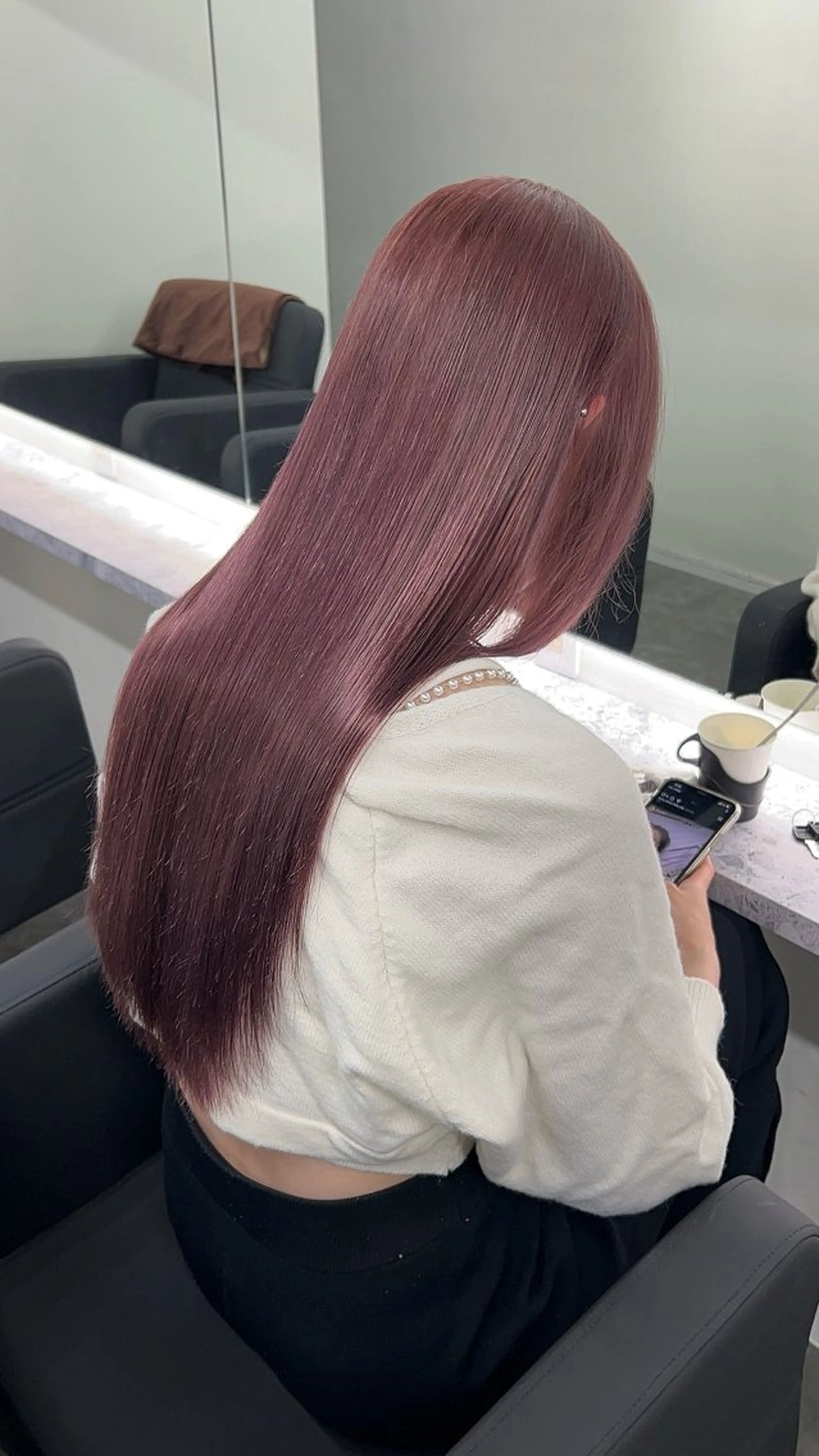 ロング カラー ボルドーカラー TIEL カズハのヘアスタイル