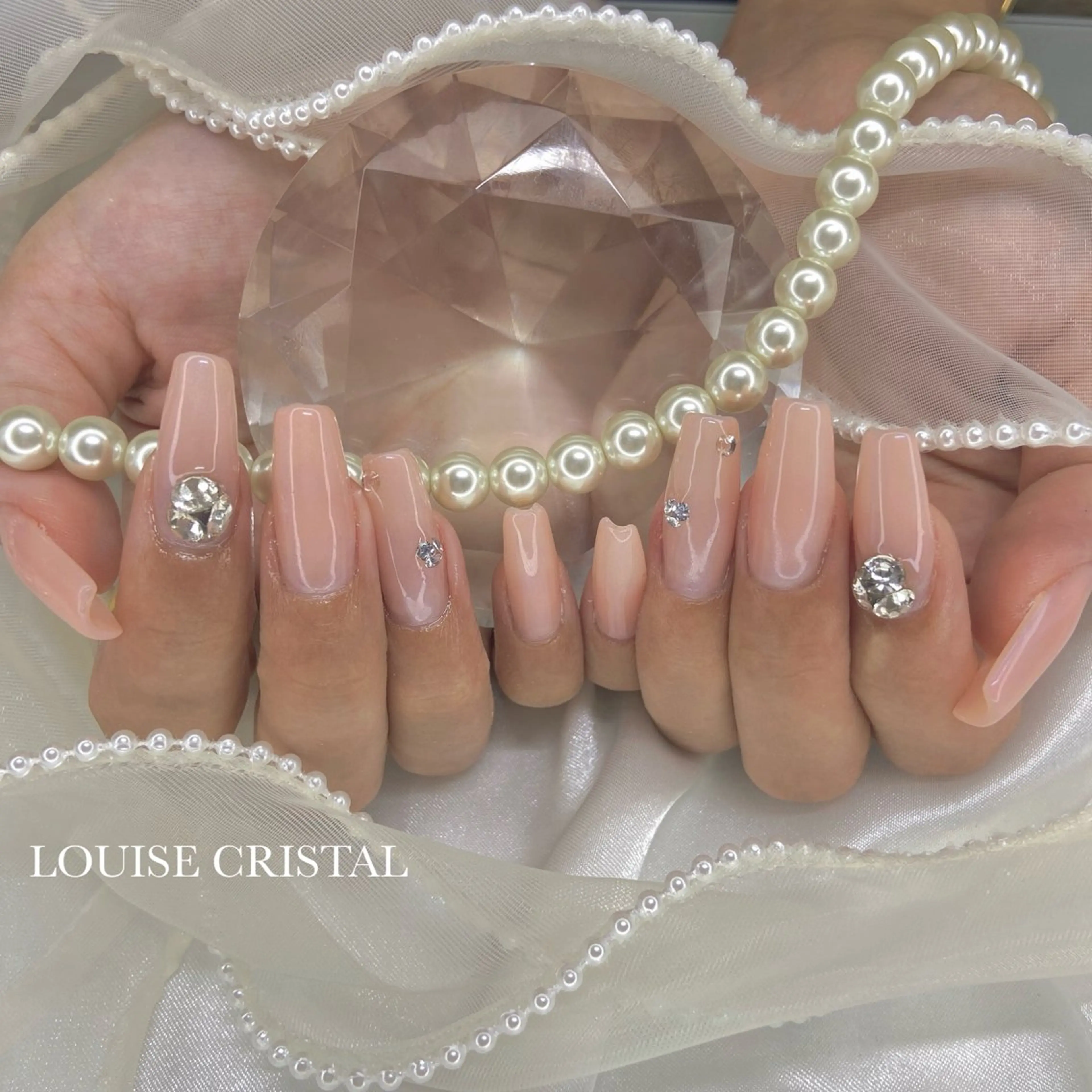 ネイル ピンク ハンドネイル LOUISE CRYSTALのネイルデザイン