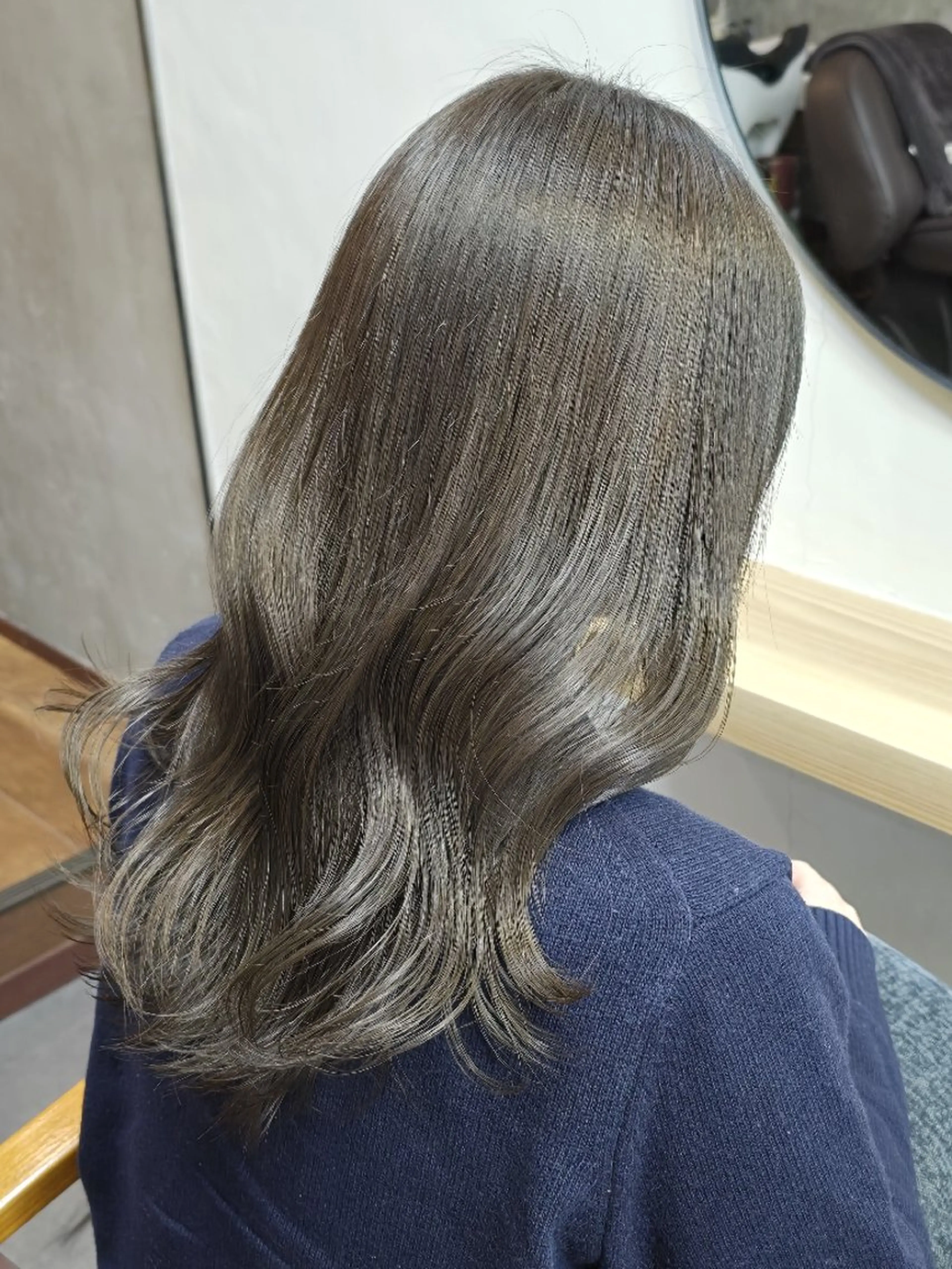 ロング カラー アッシュ アッシュグレー アッシュグレージュ グレージュ 渡辺祐輔 レイヤー✂ 透明感🫧艶カラー✨のヘアスタイル