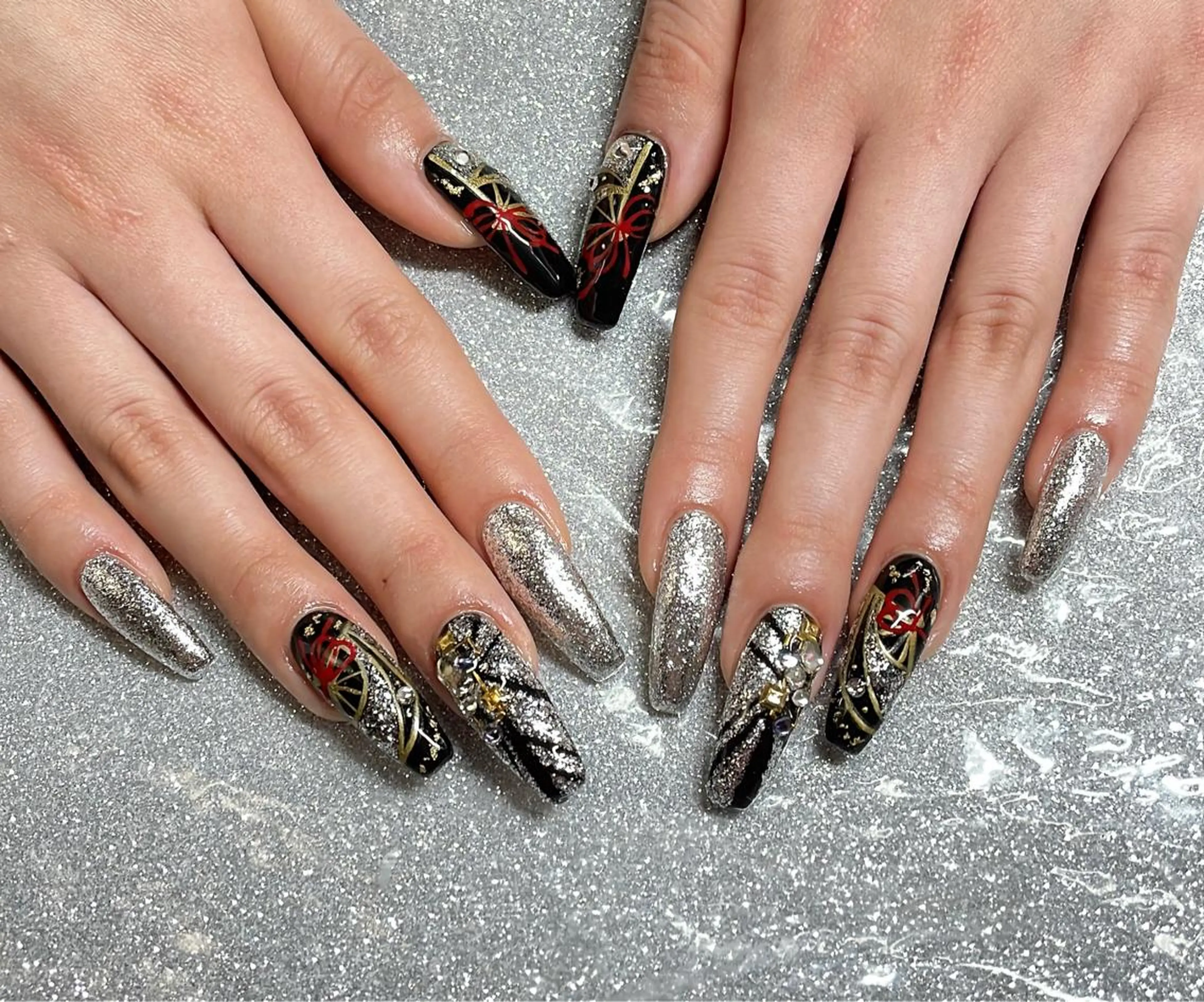 ネイル ハンドネイル VIERU 🌈🎀💖のネイルデザイン