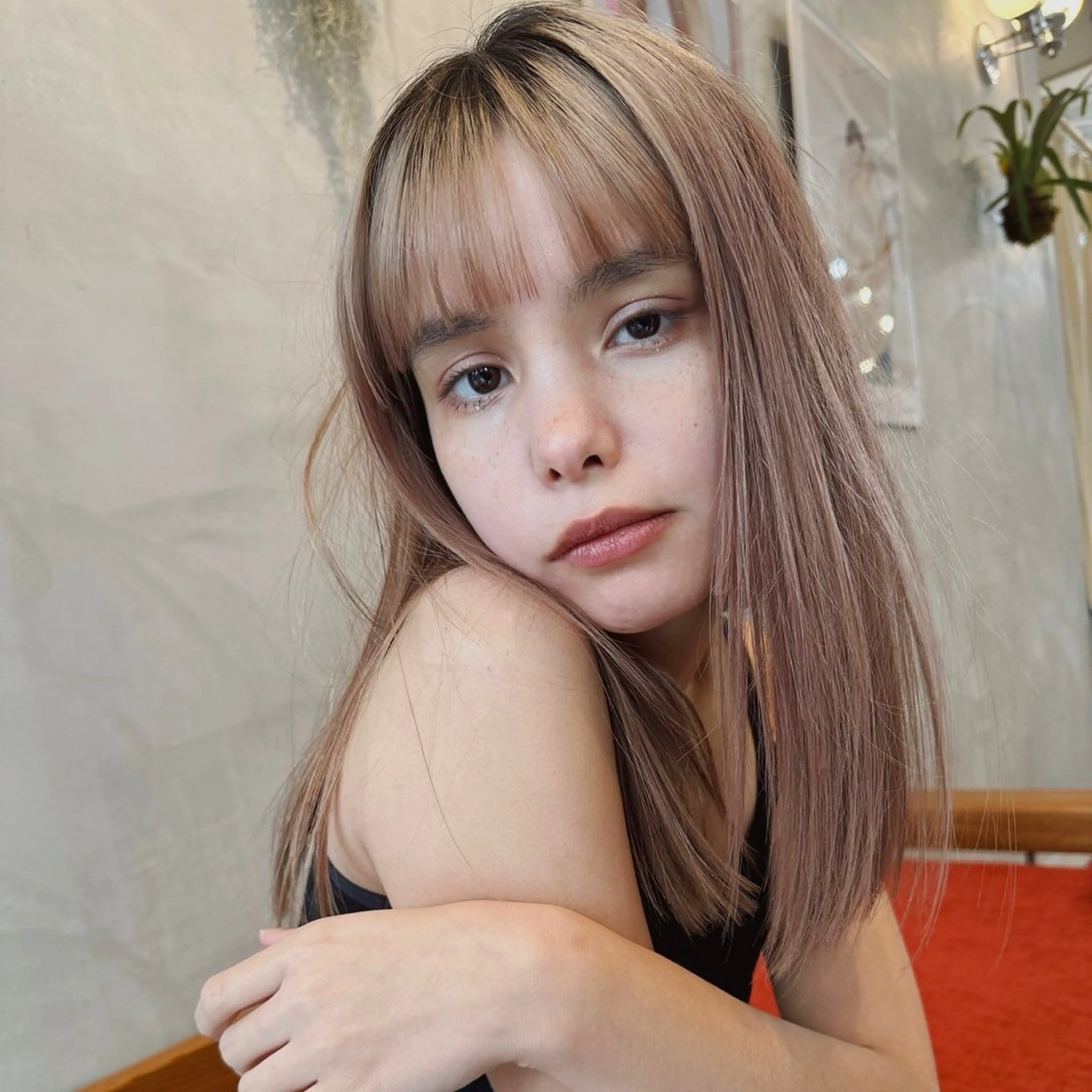 セミロング モモセ ユメトのヘアスタイル