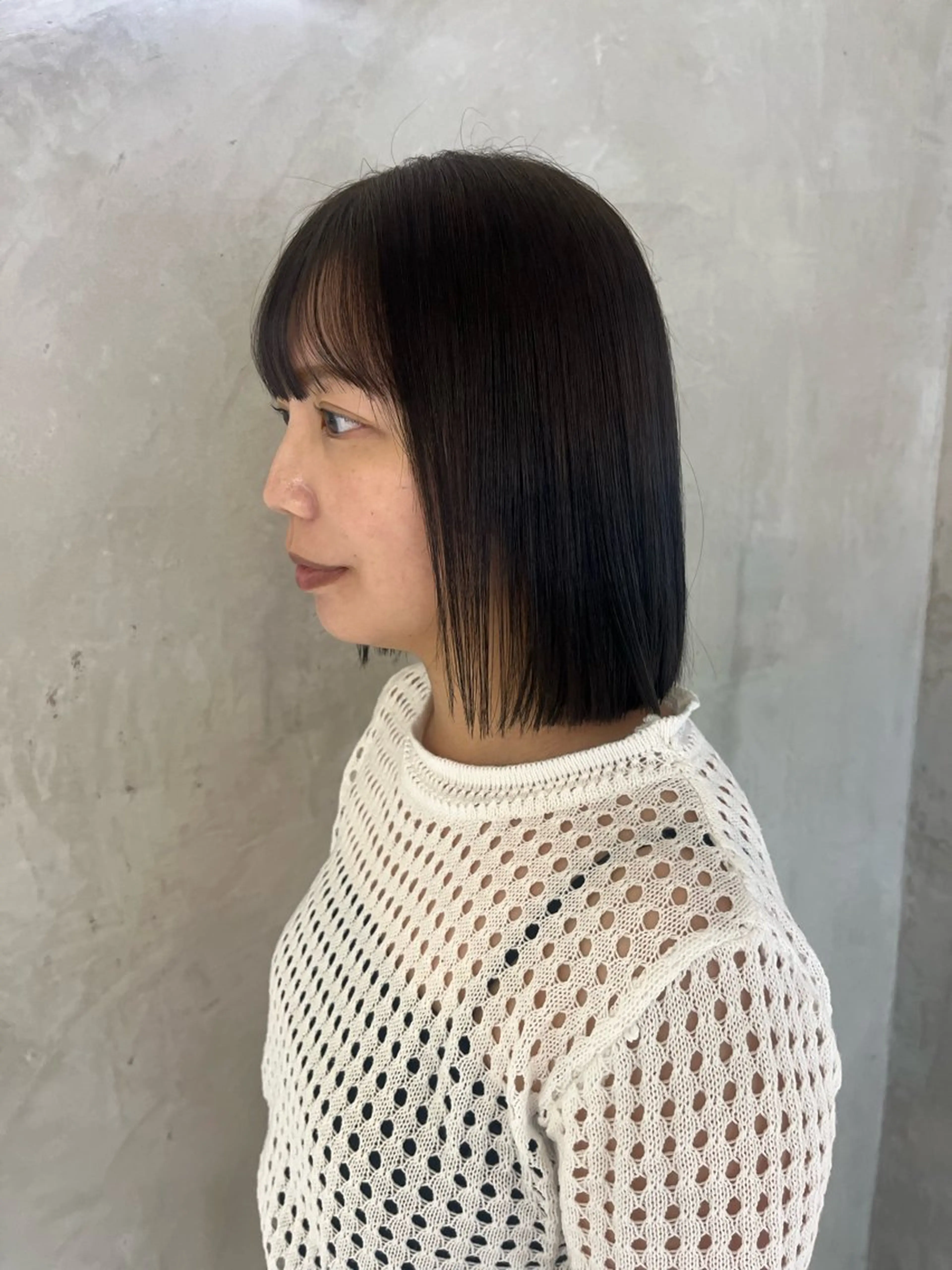 ミディアム カラー カット ヘアカラー トリートメント 切りっぱなしボブ/ 艶カラー/綾莉のヘアスタイル