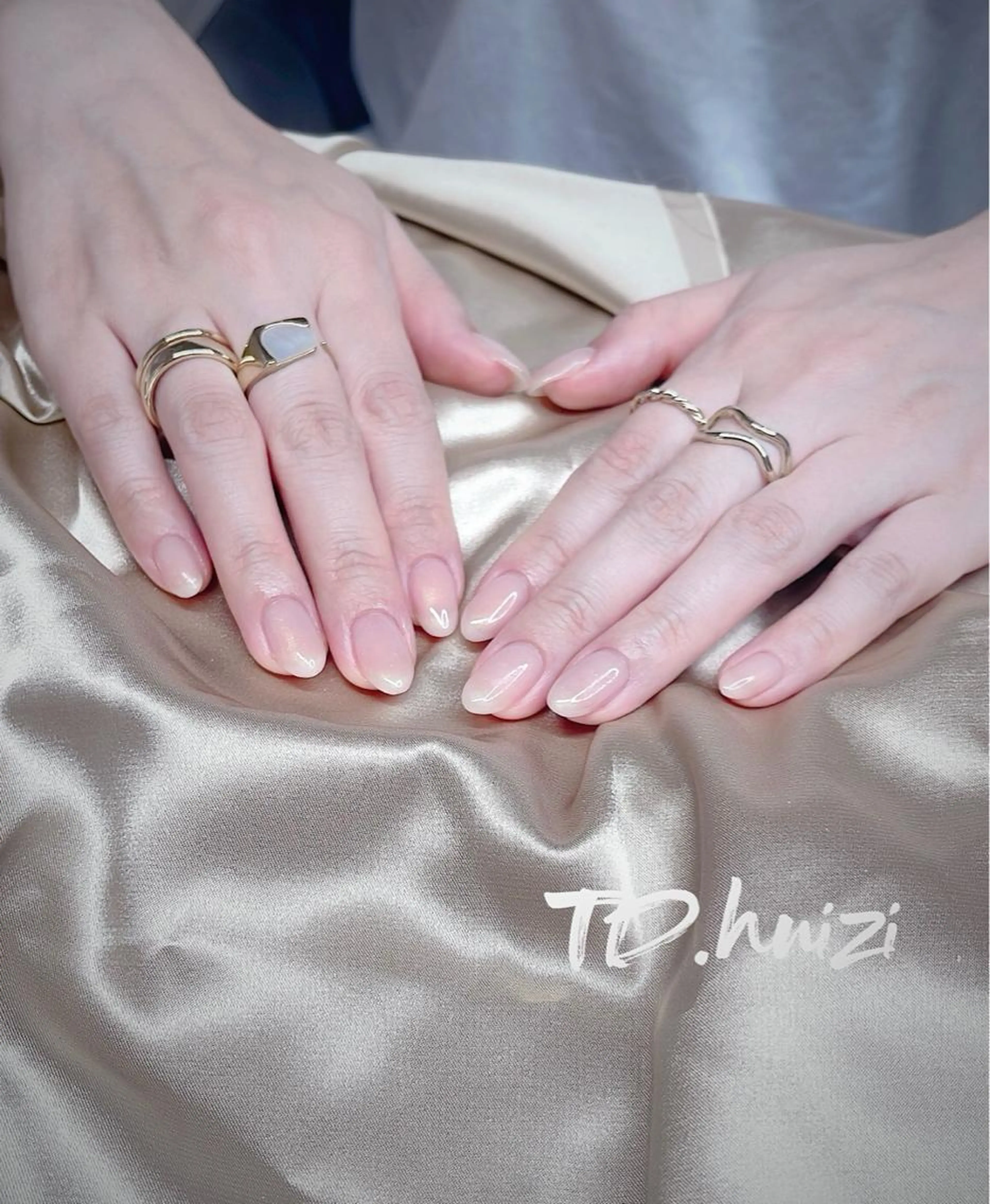 話題のmaogel.艶は大変綺麗💅❤️ 初回オフ代→無料　　　topはハードの場合はオフ料1000円になりますの写真