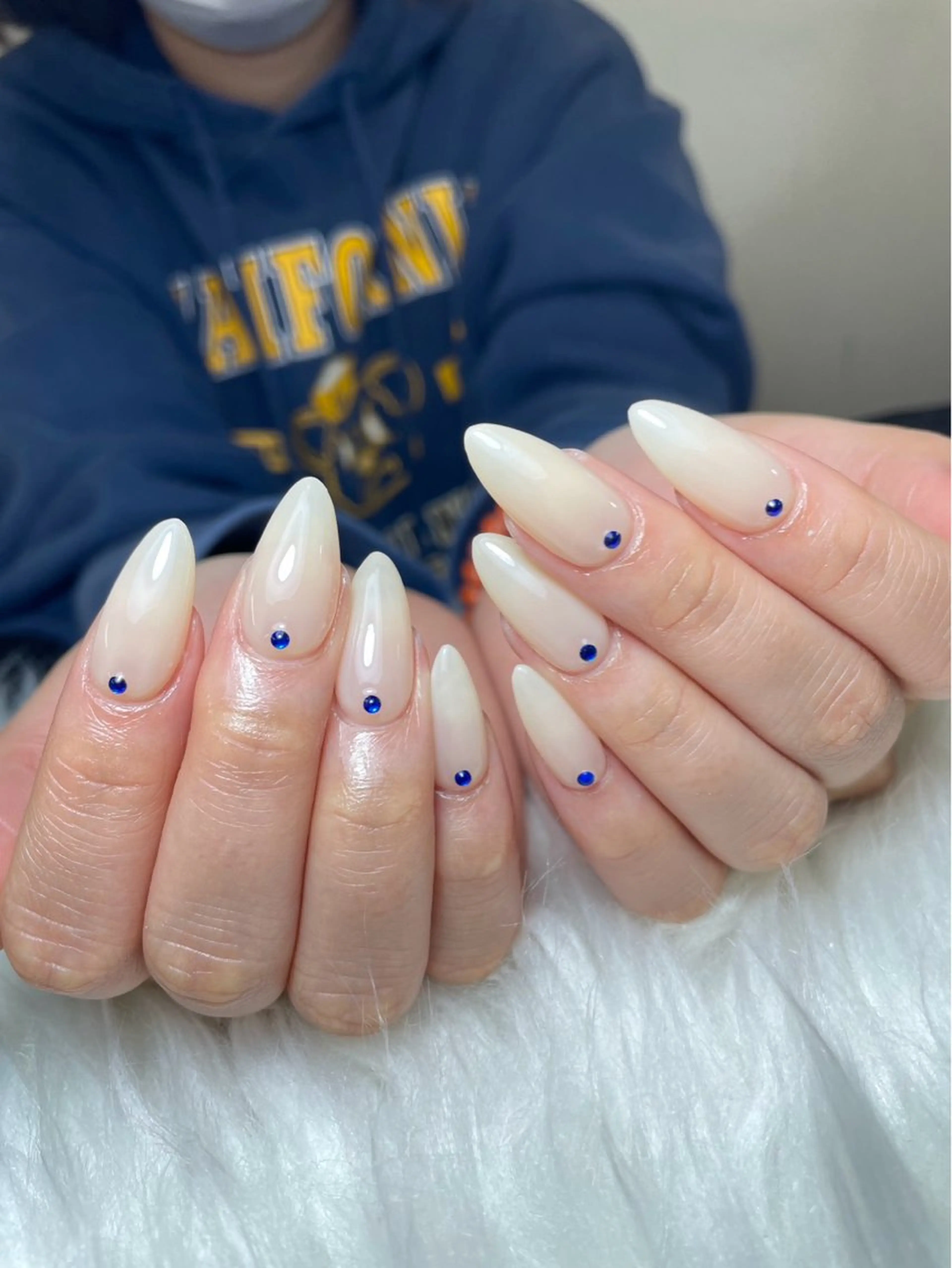 ネイル チークネイル 長さ出し フットネイル ジェルネイル 卒業式 𝓐𝓷𝓻𝓲 XiinhNailのネイルデザイン