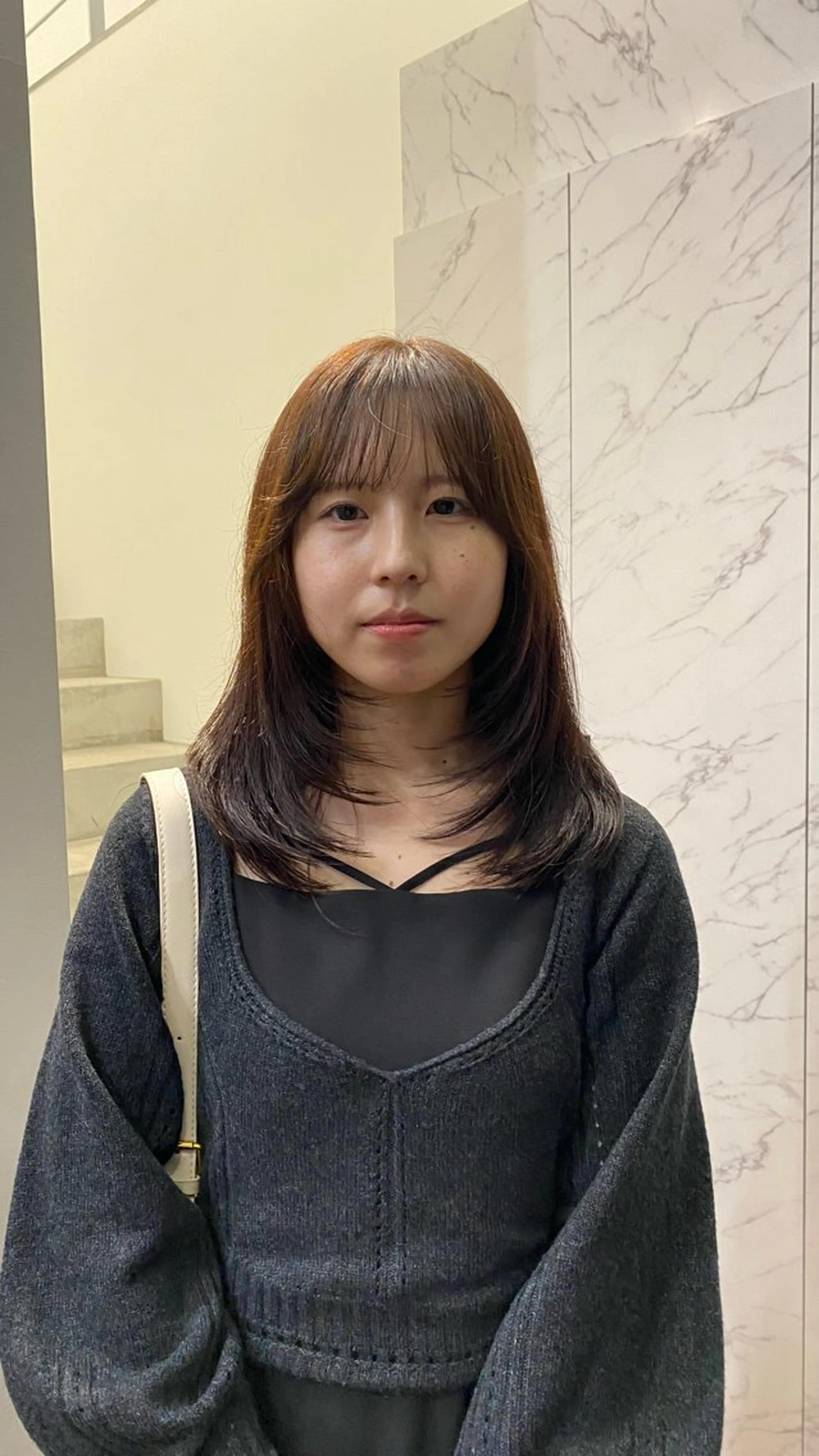 セミロング マツザキ マナトのヘアスタイル