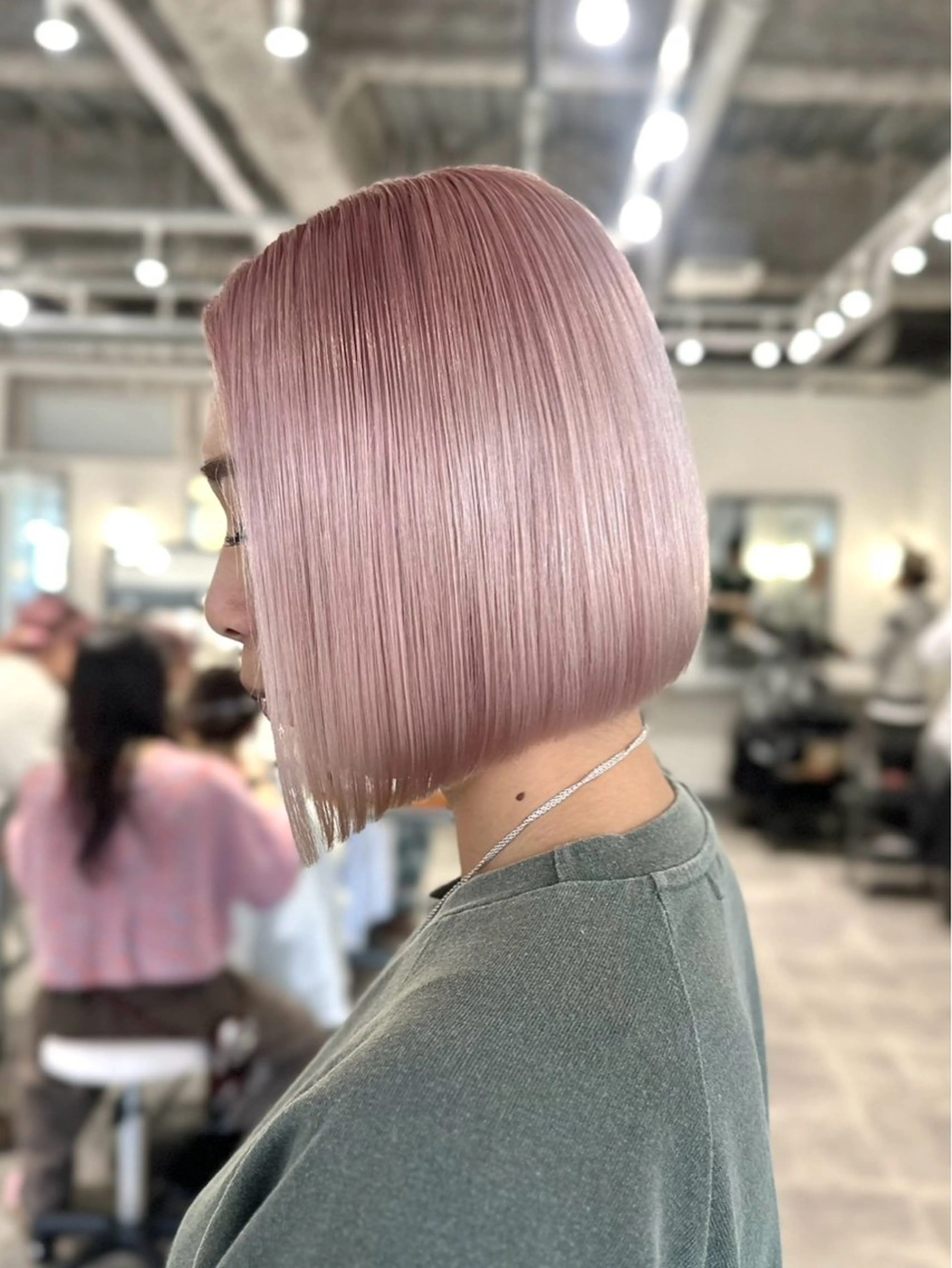 カラー ピンクカラー ホワイトピンク ヘアカラー 🩵HOLLY🩵 ブリーチ🩵カレンのヘアスタイル