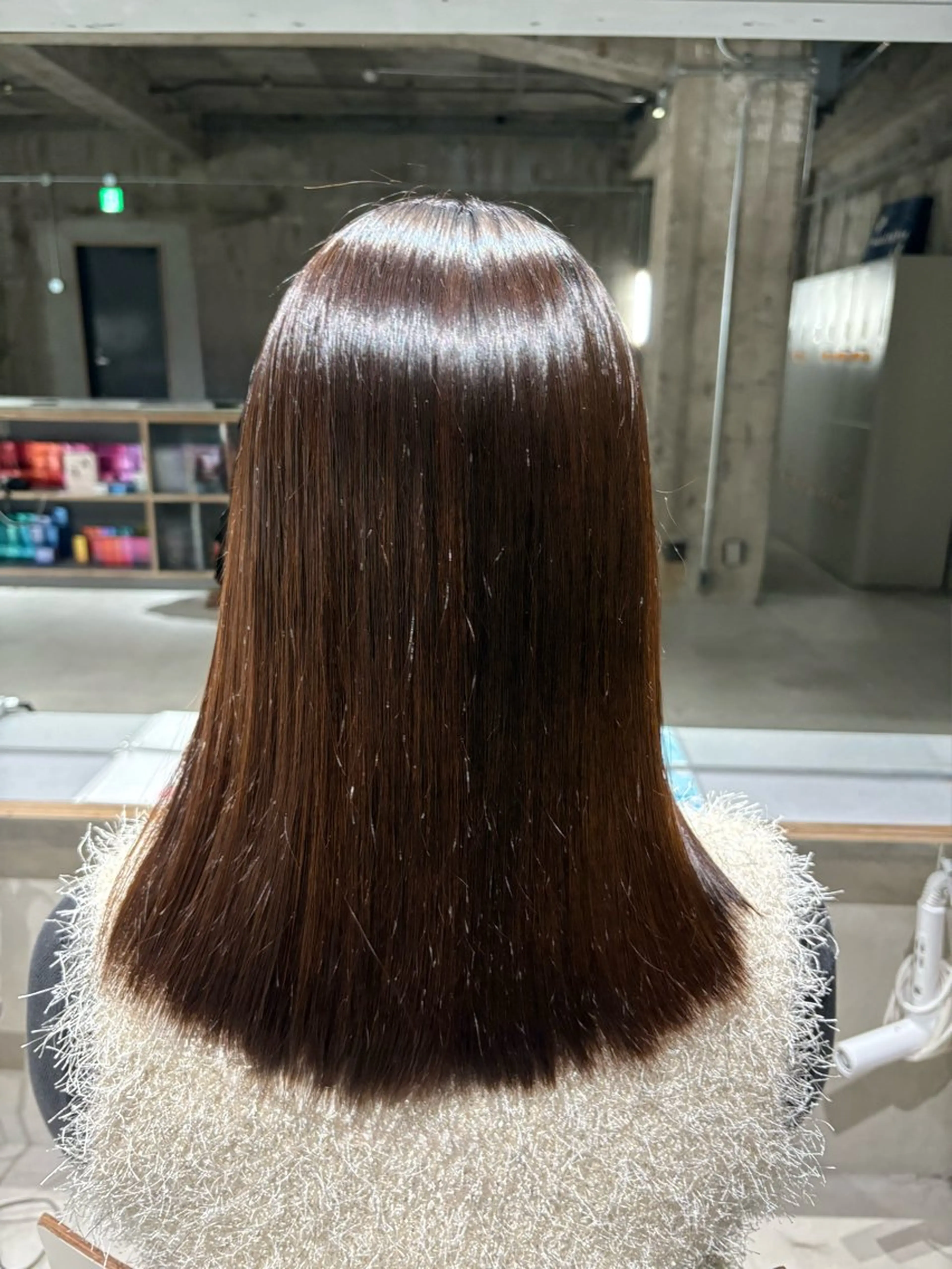 ミディアム カット 玉置 七海のヘアスタイル