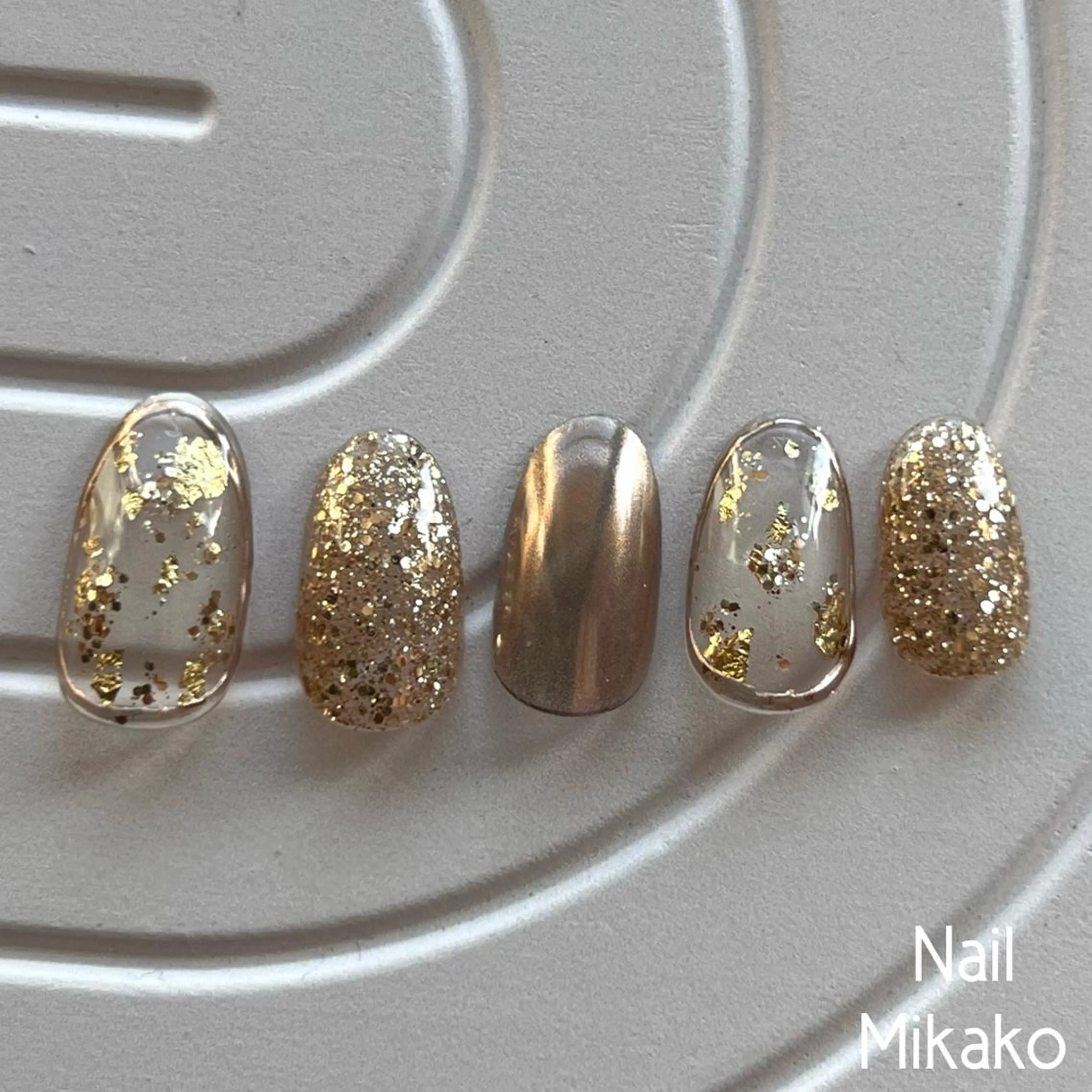 ネイル ゴールド ミラーネイル ニュアンスネイル 春ネイル Nail Mikakoのネイルデザイン