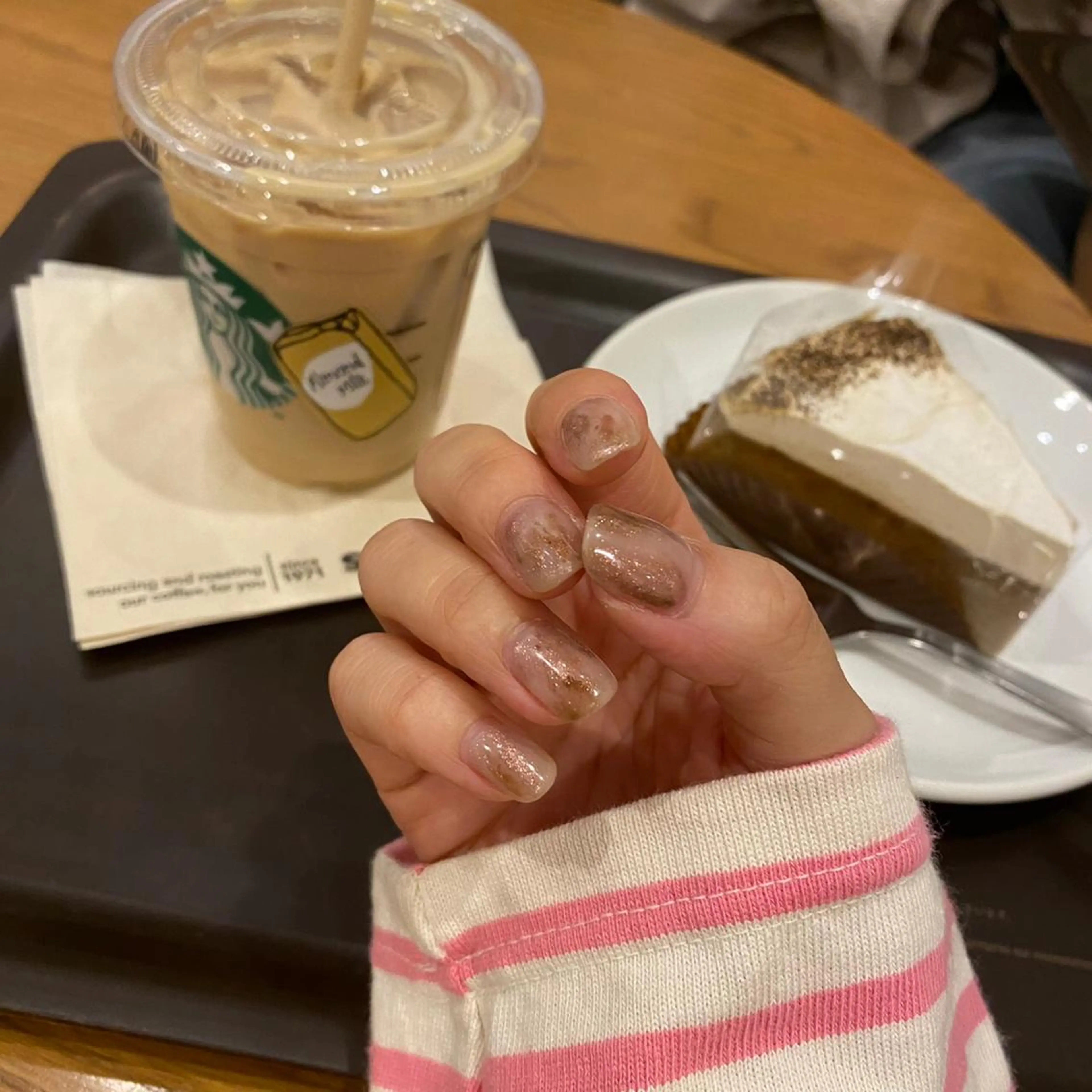 ネイル アートネイル ニュアンスネイル nail 1997のネイルデザイン