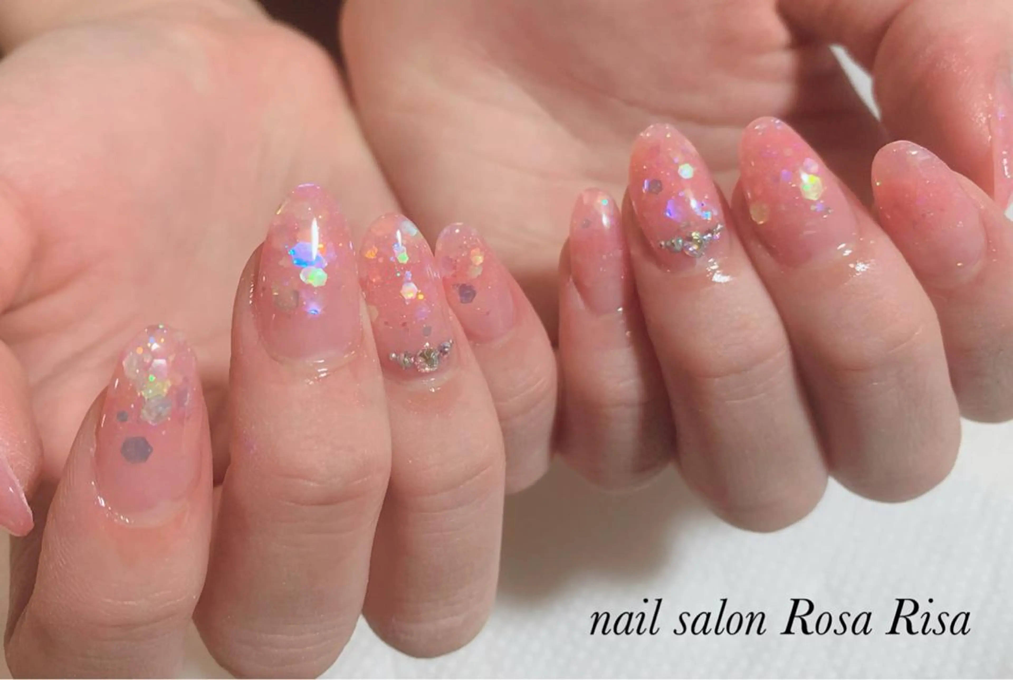ミディアム ネイル オーロラネイル スカルプネイル ネイルスタジオ シェイクユアハンズのネイルデザイン