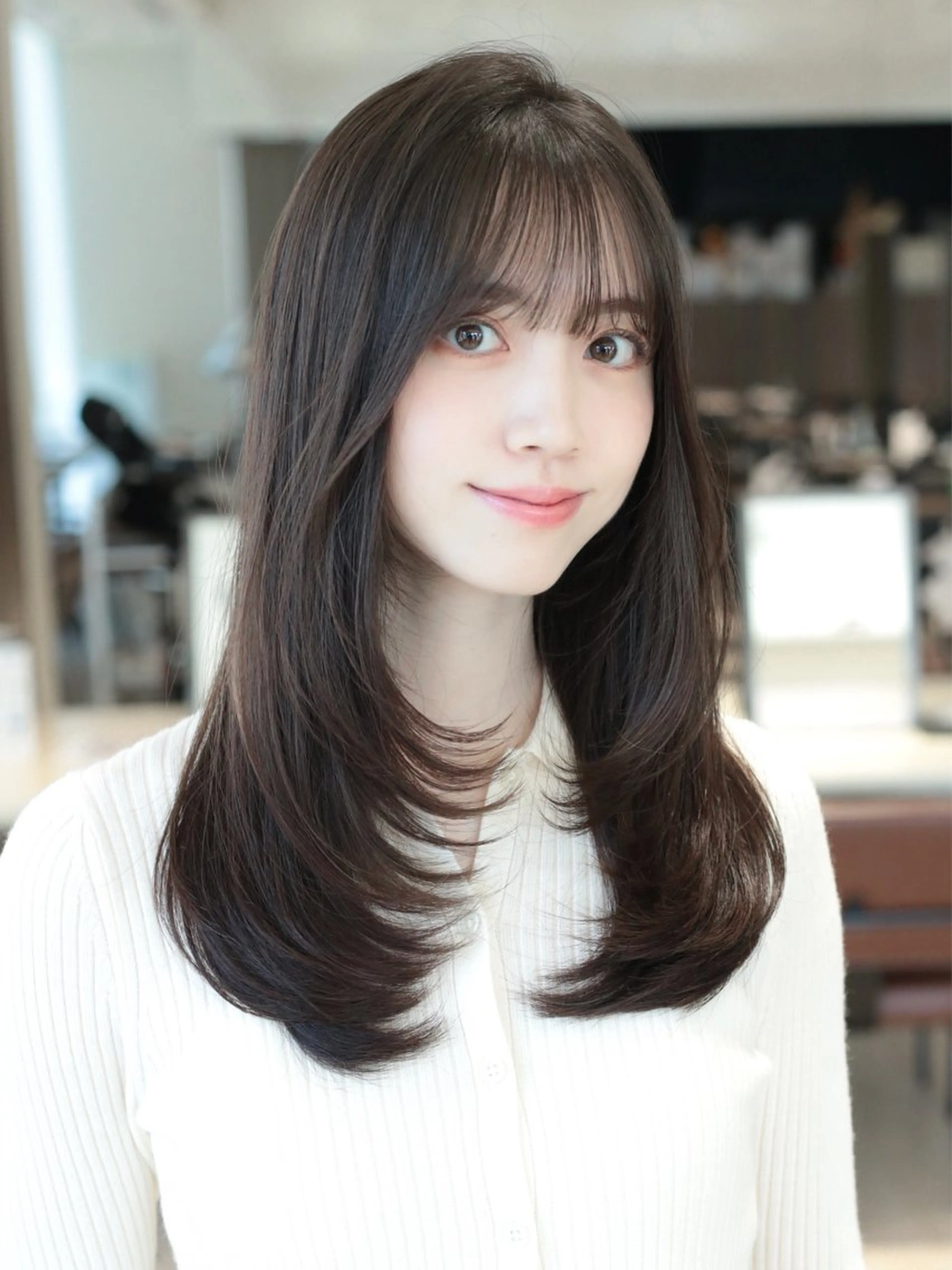 セミロング カラー レイヤーカット カット ヘアカラー トリートメント レイヤー/顔周り /透明感🩶高橋大のヘアスタイル