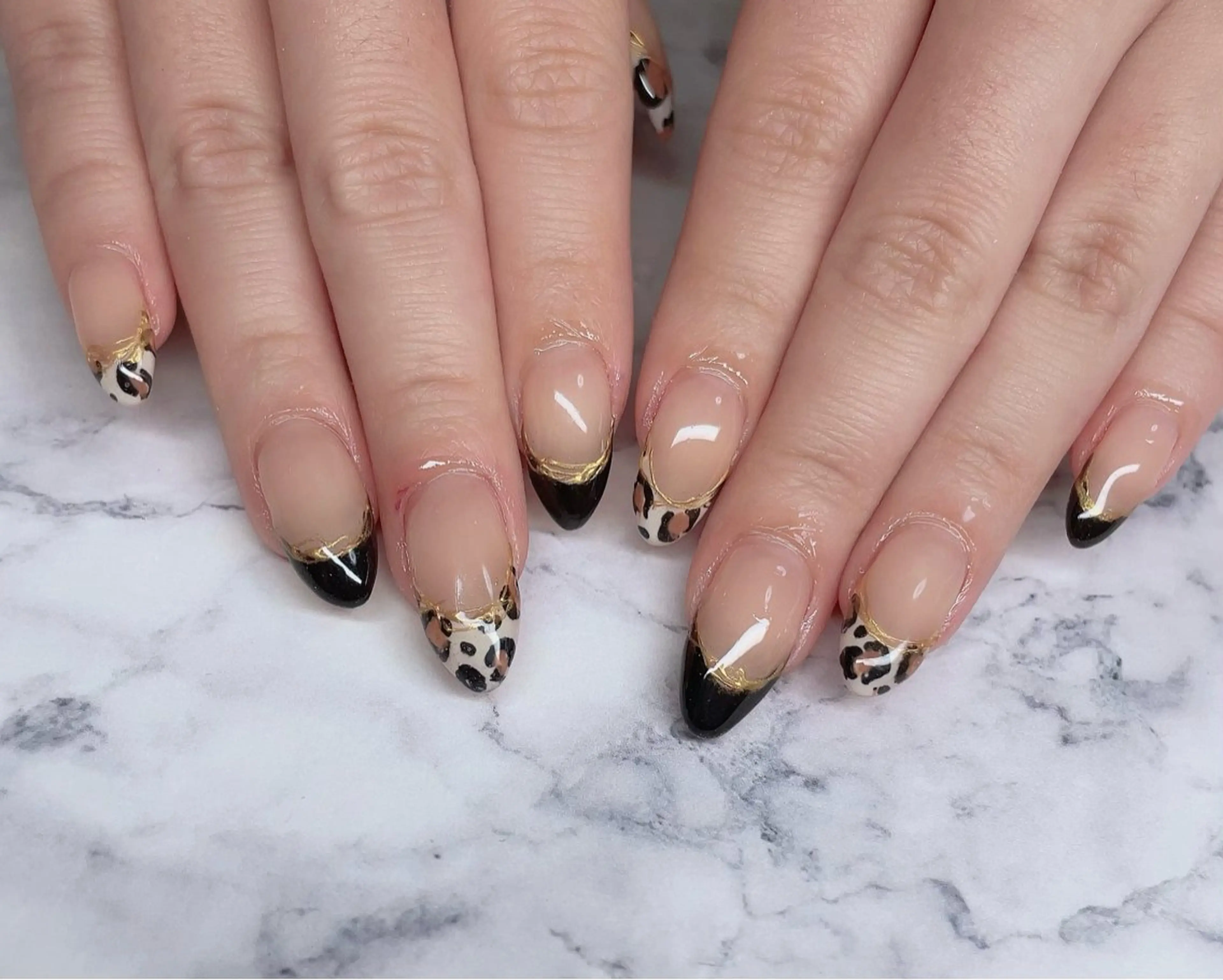 ネイル アニマル柄 フレンチネイル ミラーネイル ハンドネイル Nail_by N1のネイルデザイン