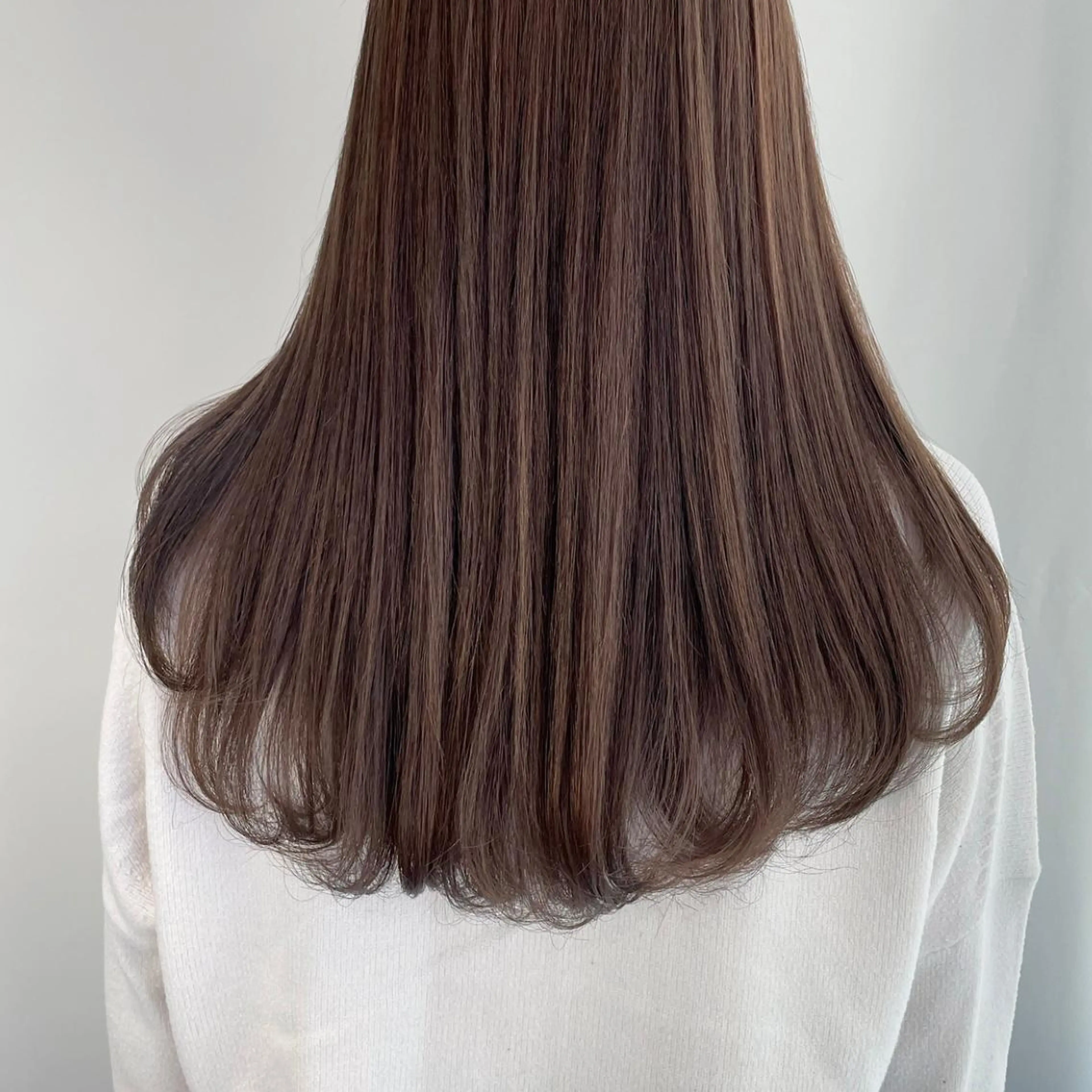 カラー 山口 莉奈のヘアスタイル