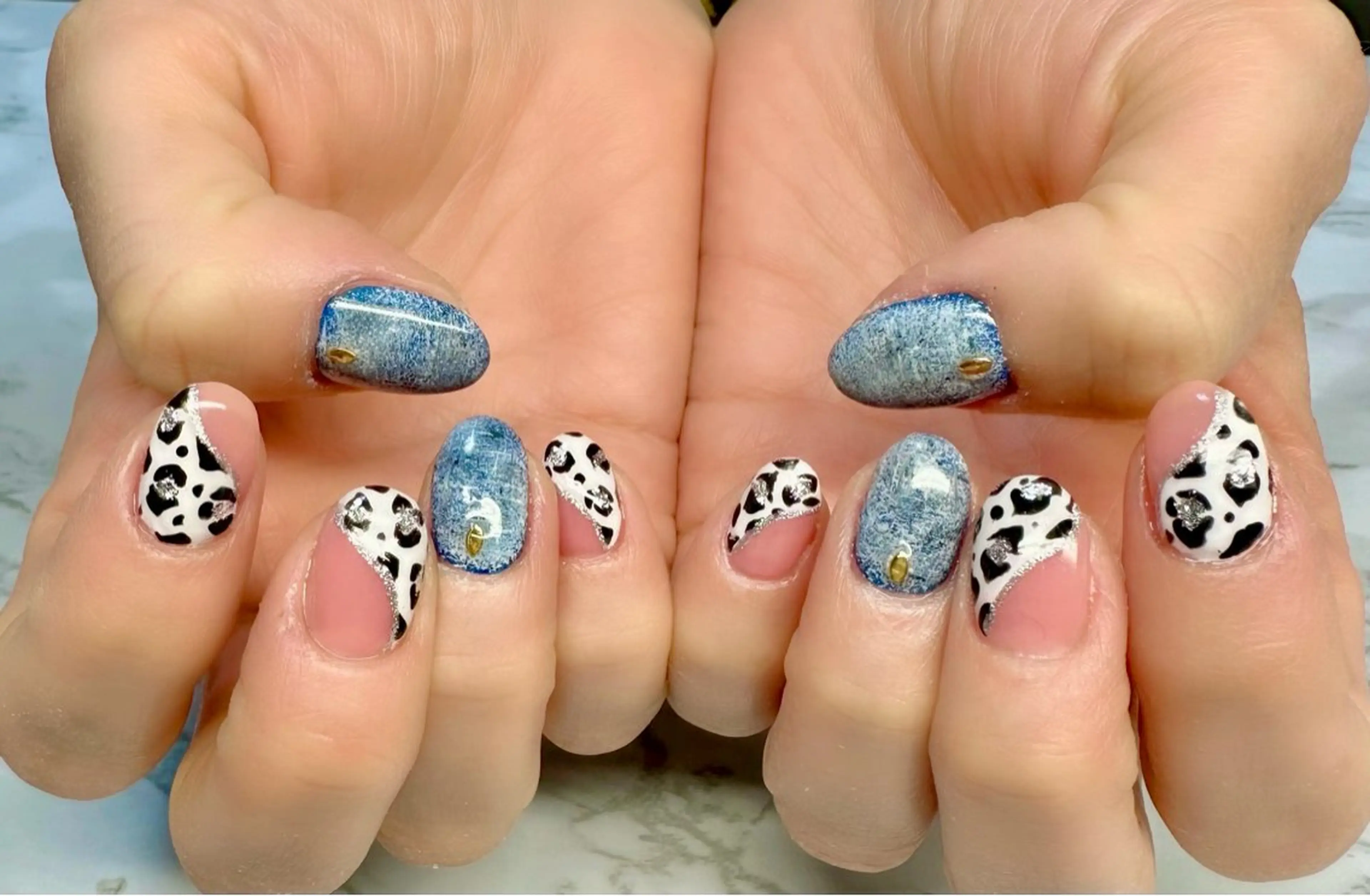 ネイル アニマル柄 オーロラネイル フレンチネイル ニュアンスネイル M.N_ nailのネイルデザイン