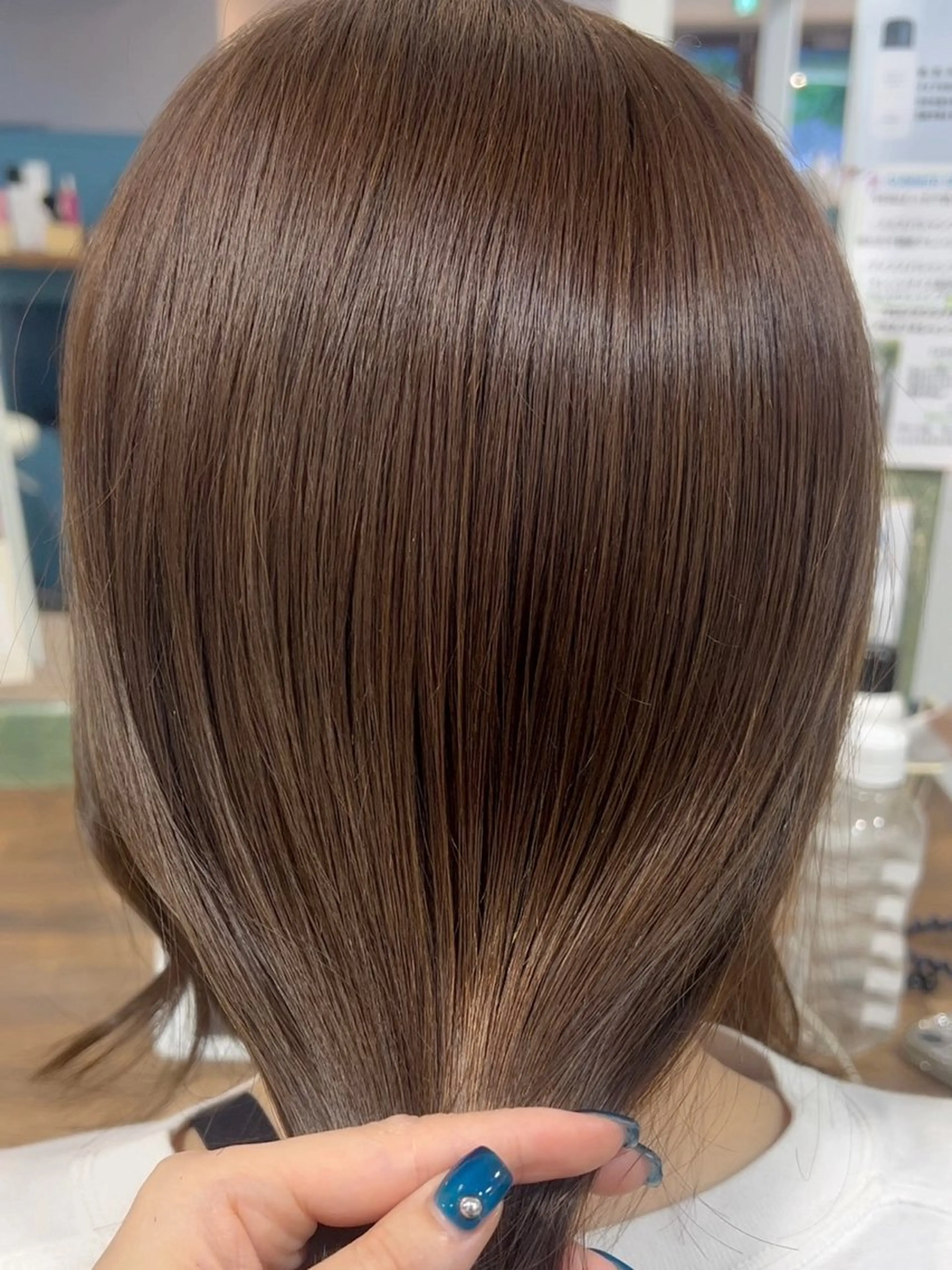 カラー 拝頭　奈枝 Beretのヘアスタイル