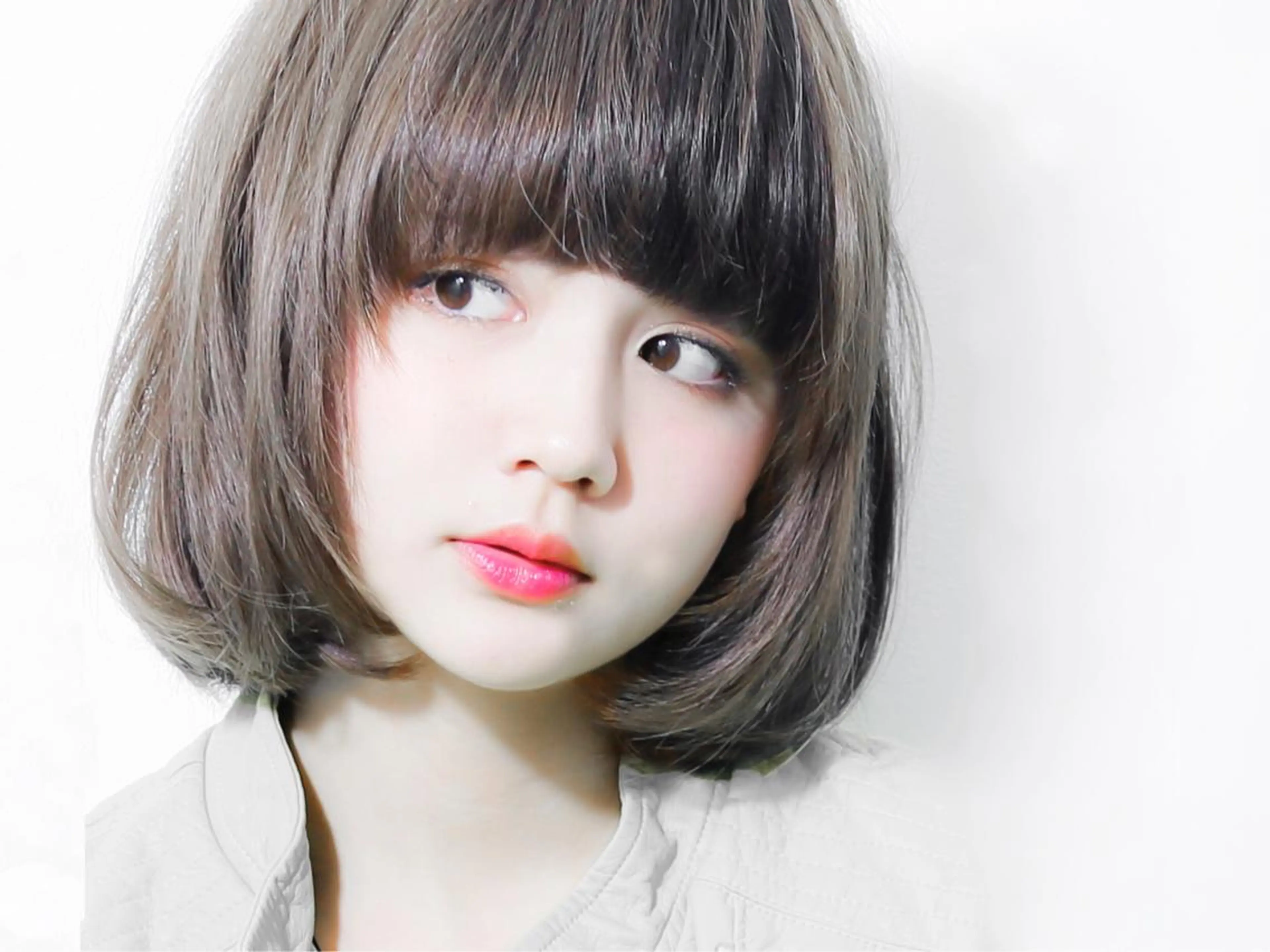 ミディアム カラー イズ ミのヘアスタイル