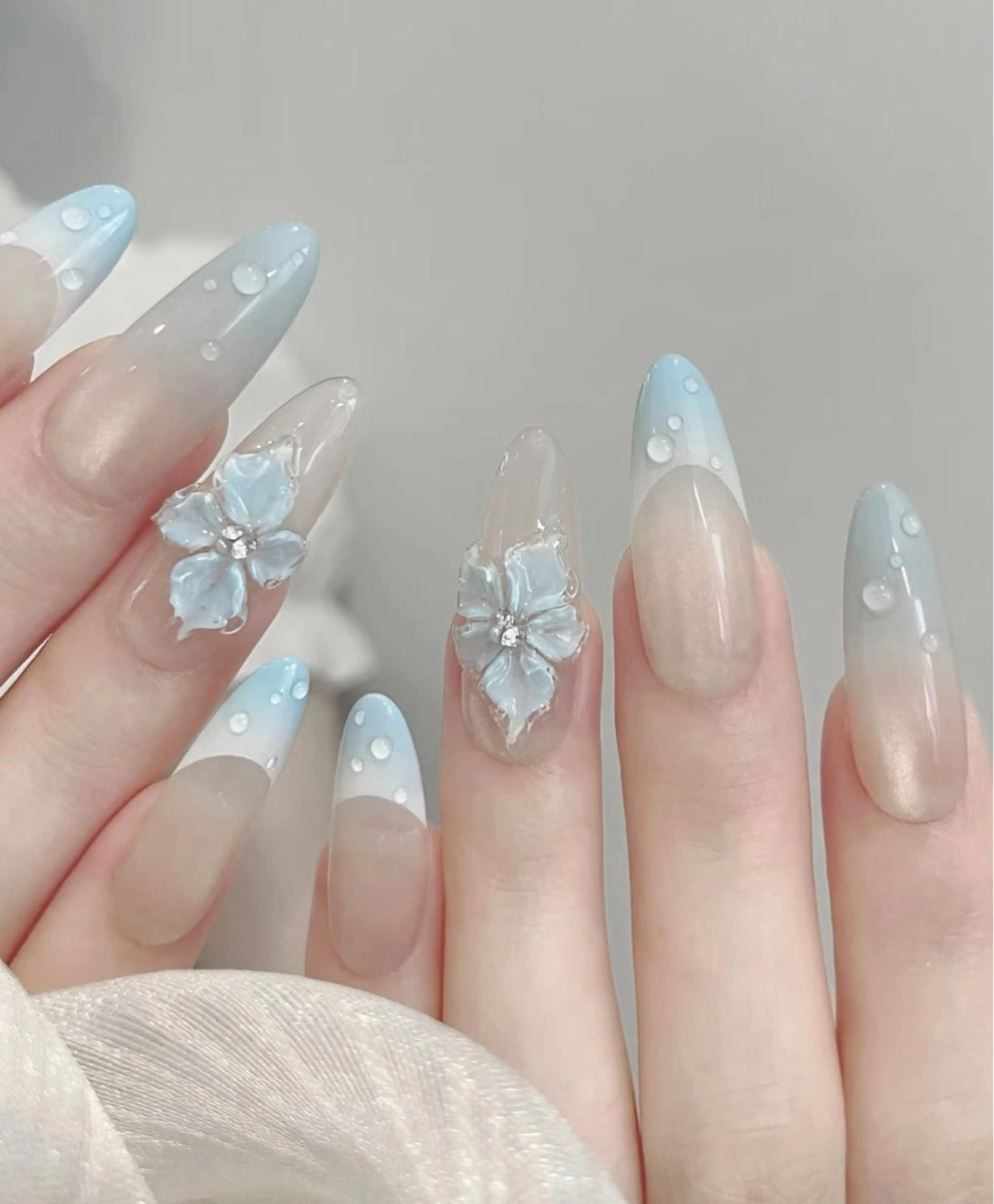 ネイル 桜ネイル フットネイル フレンチネイル グラデーション 氷ネイル・うるうるネイル ハンドネイル Lynn_ Nailのネイルデザイン