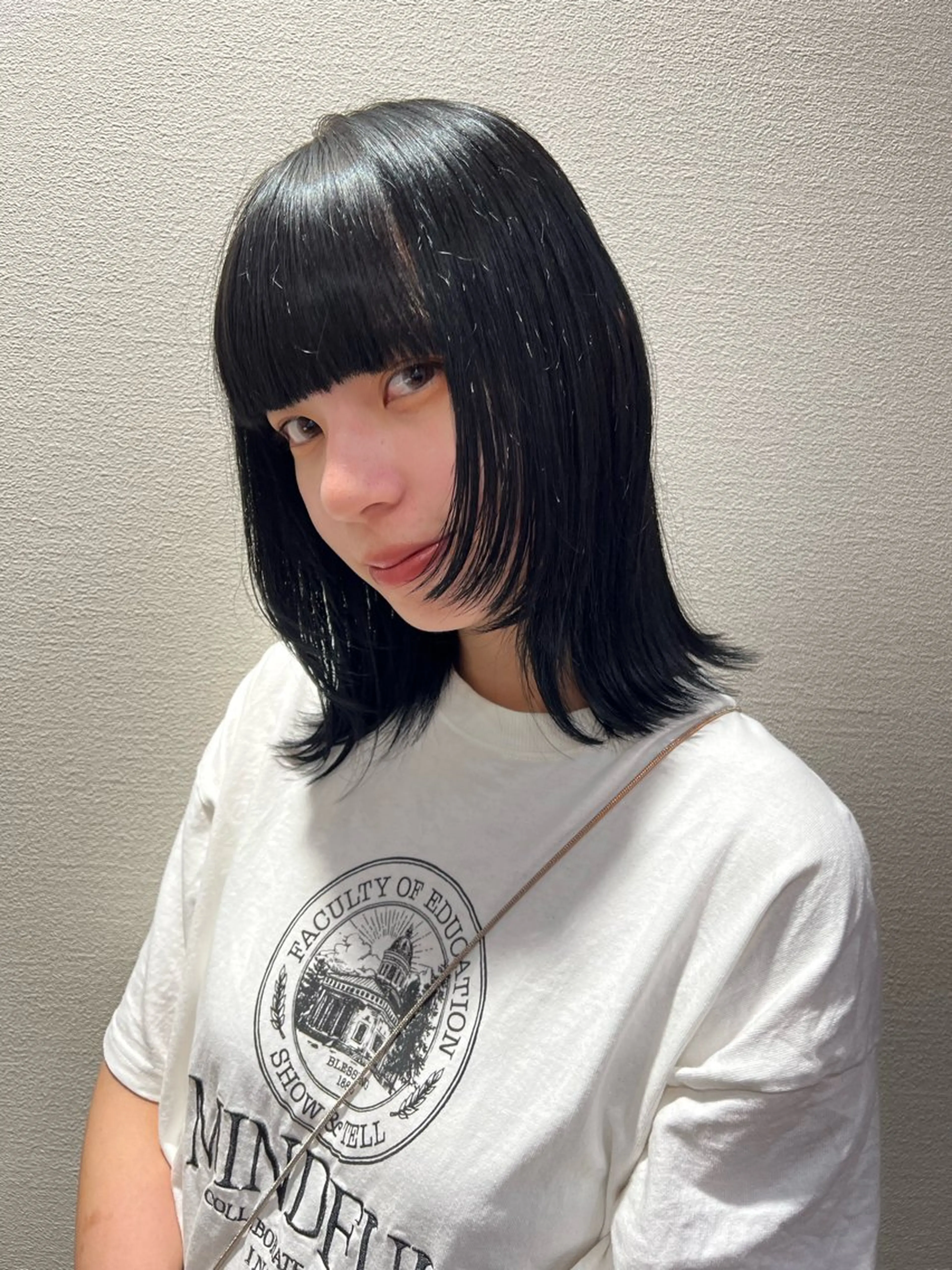 ミディアム カラー アッシュ 黒髪 ブリーチ ブルーカラー ブルーブラック 🌿寄り添い型美容師 🌿yuiのヘアスタイル