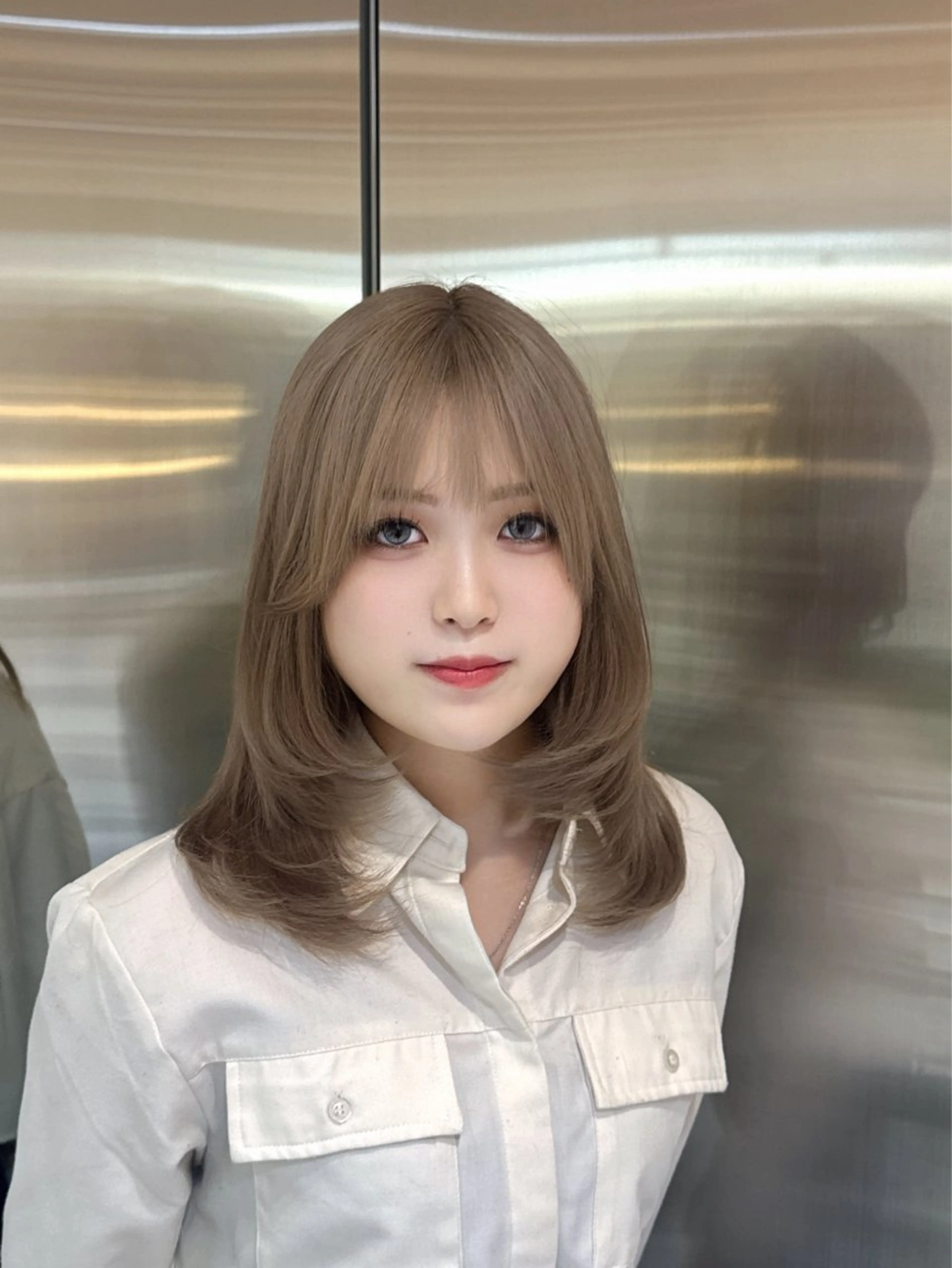 ロング カラー ベージュカラー ブリーチ ハイトーンカラー ハイトーンベージュ レイヤーカット 絶対垢抜けレイヤー/ 透明感カラーリョウヤのヘアスタイル