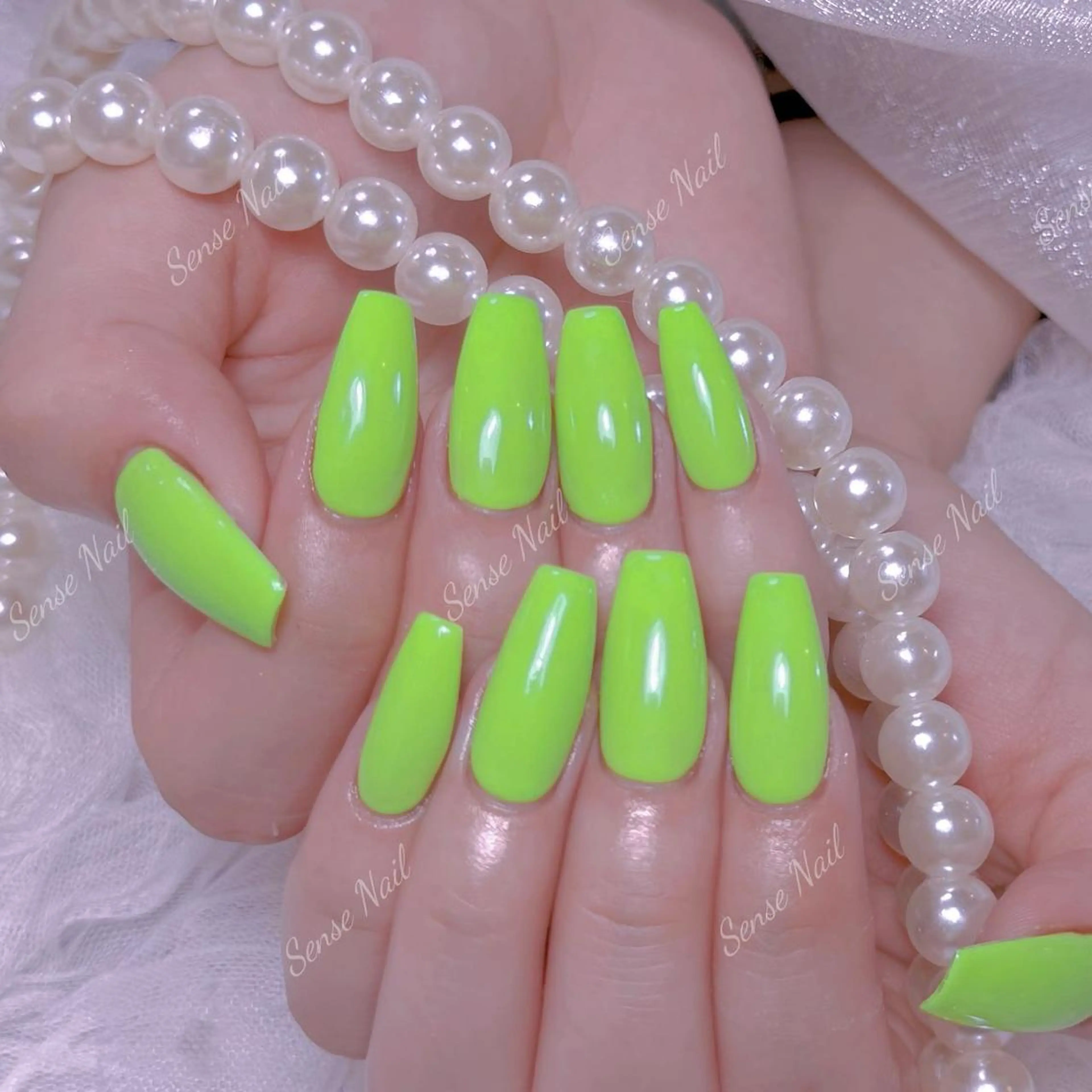 ネイル Queening 🦋のネイルデザイン
