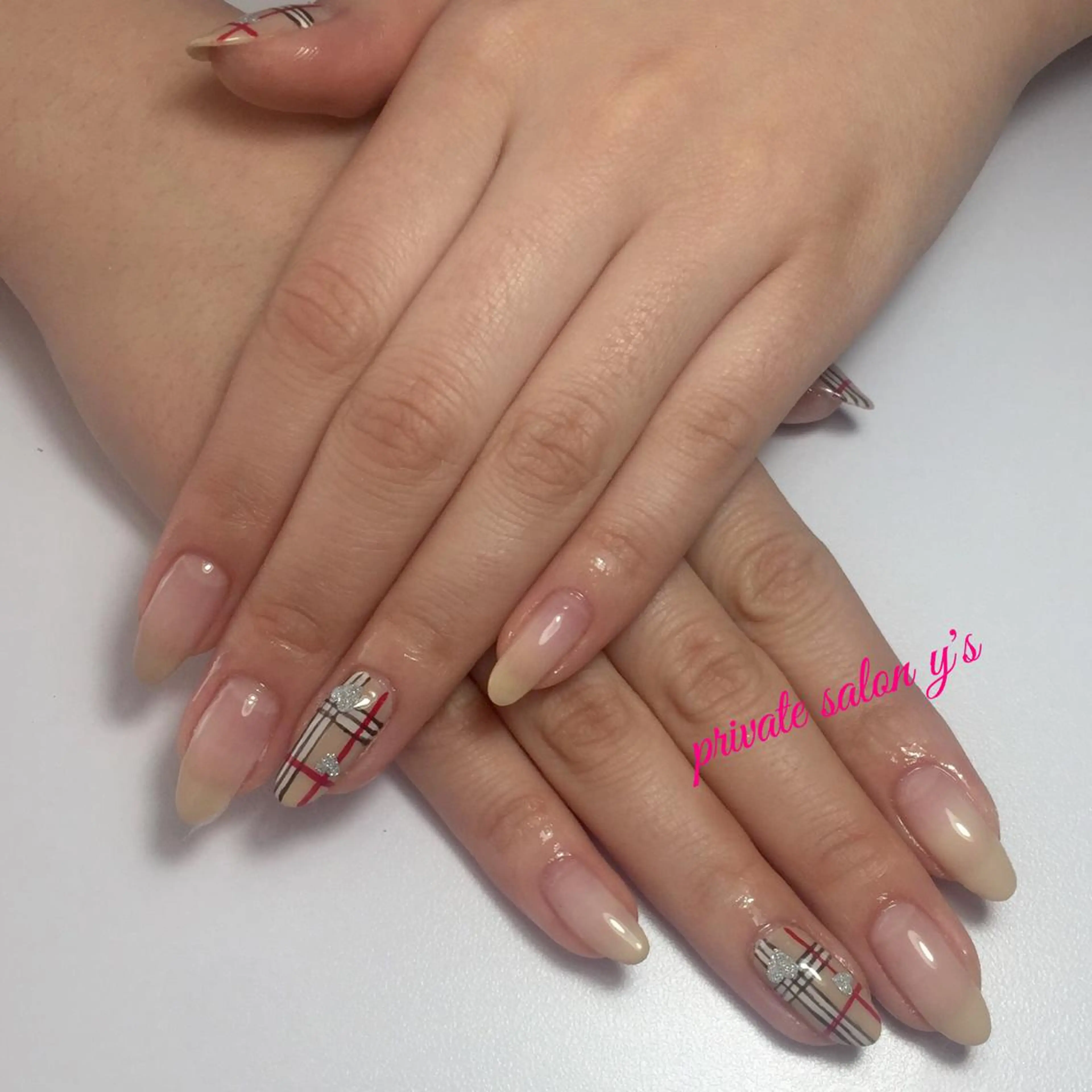 ネイル y' sのネイルデザイン