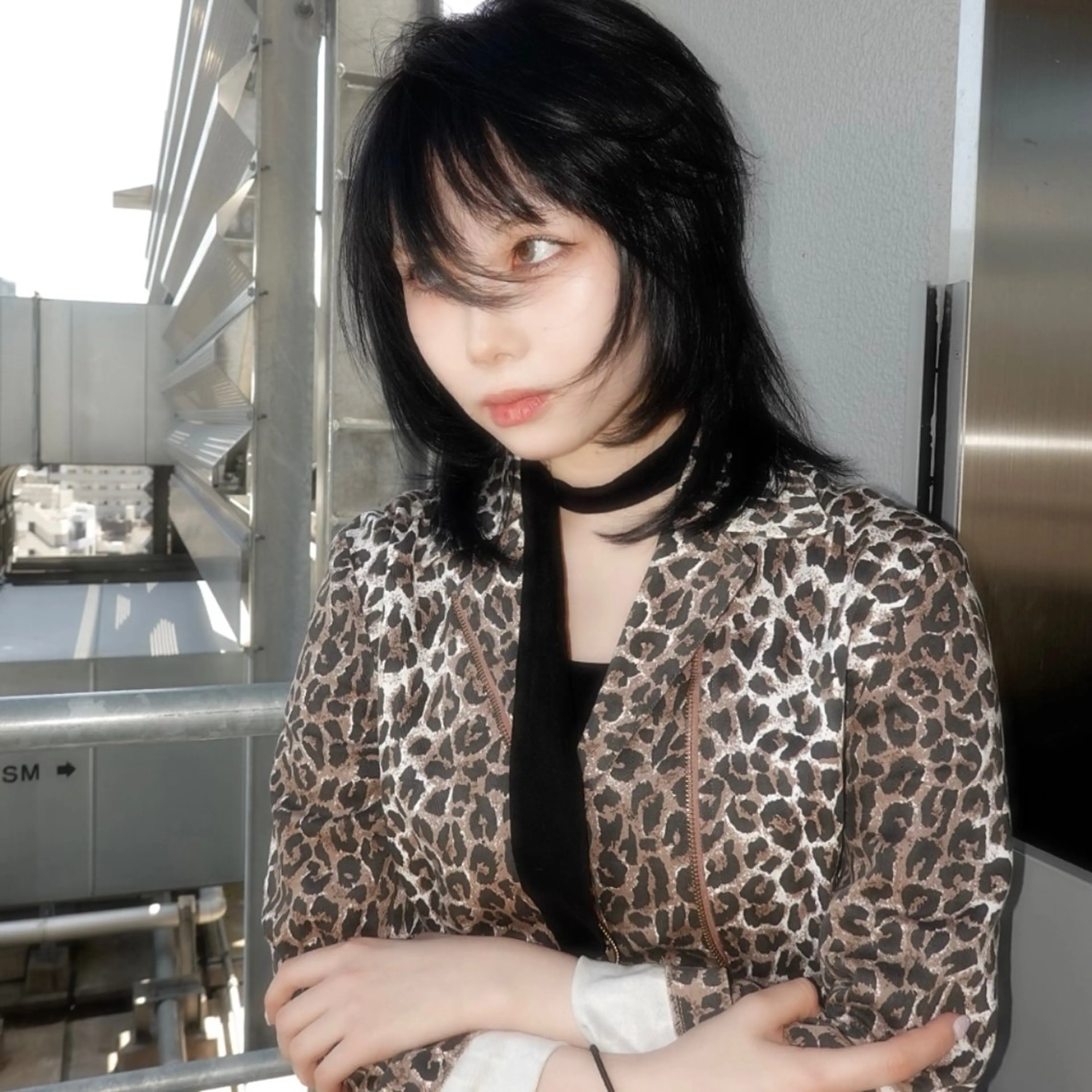 ミディアム 小顔カット ﾌﾞﾚｲｽﾞ˚✧₊⁎ ﾚｲﾔｰToriのヘアスタイル