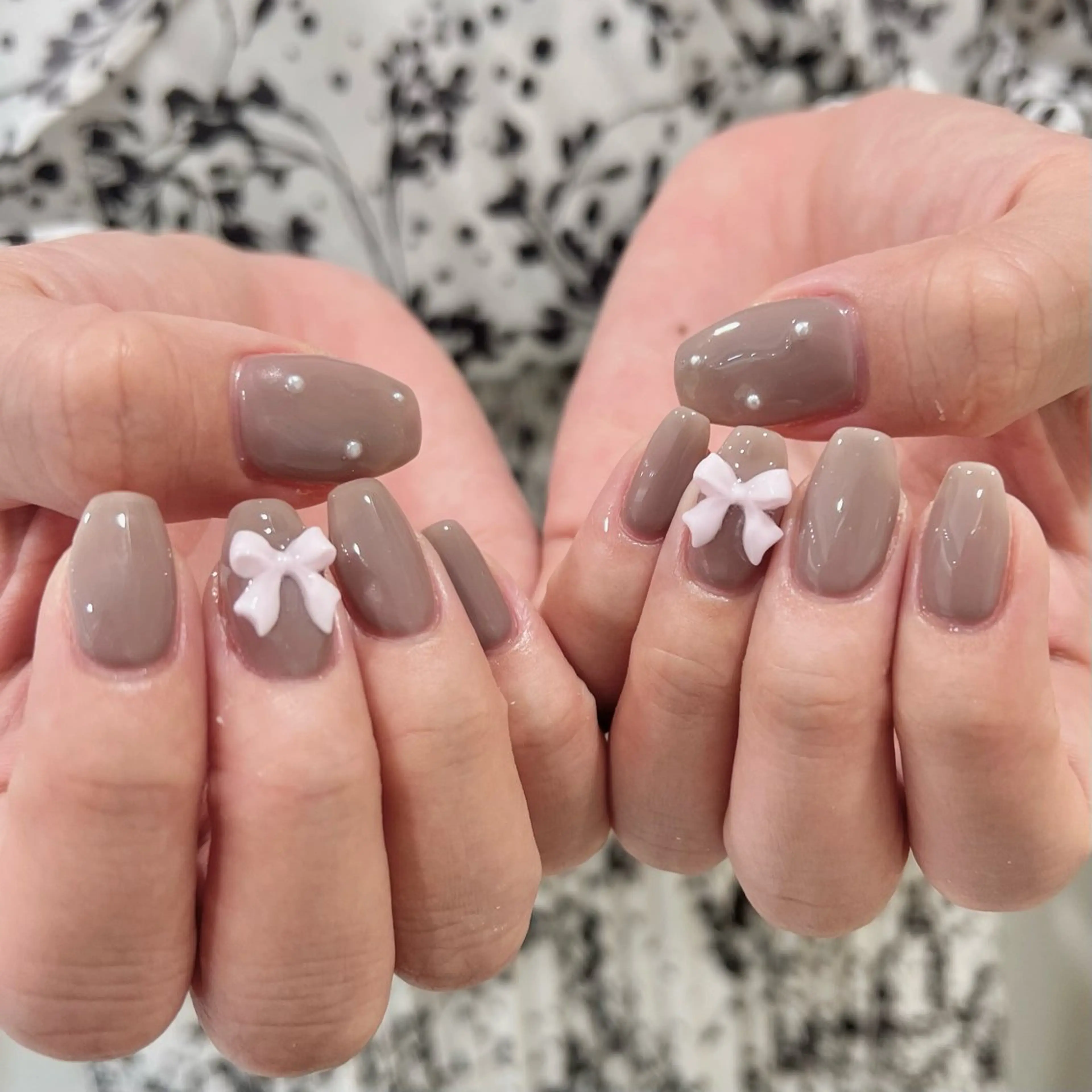 ネイル リボン ハンドネイル 🎀チーク/ちゅるん 🫧chisa🎀のネイルデザイン