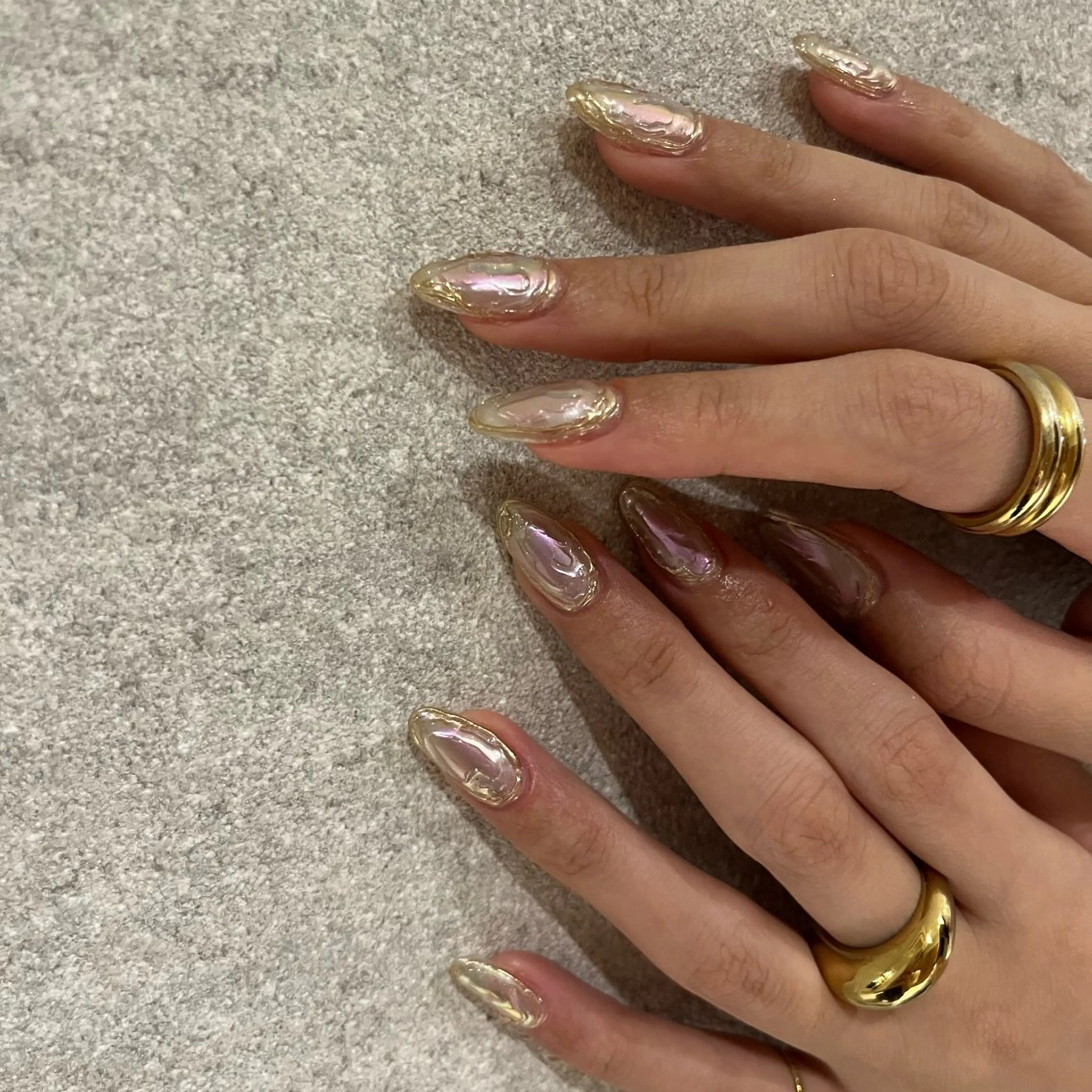 ネイル オーロラネイル ニュアンスネイル 小川 奈々花のネイルデザイン