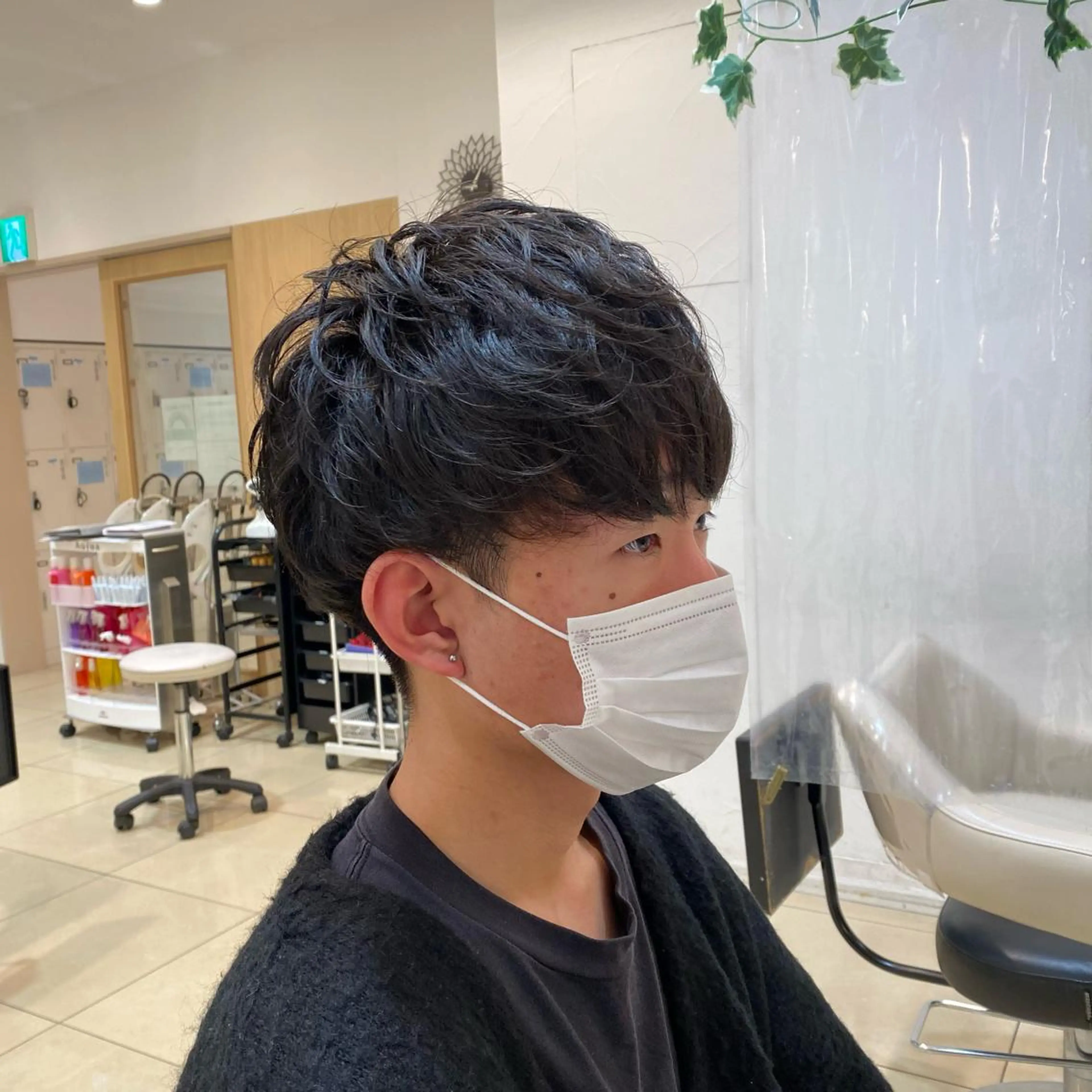 ショート パーマ メンズ カット パーマ メンズ特化型美容師 栗山勇人のヘアスタイル