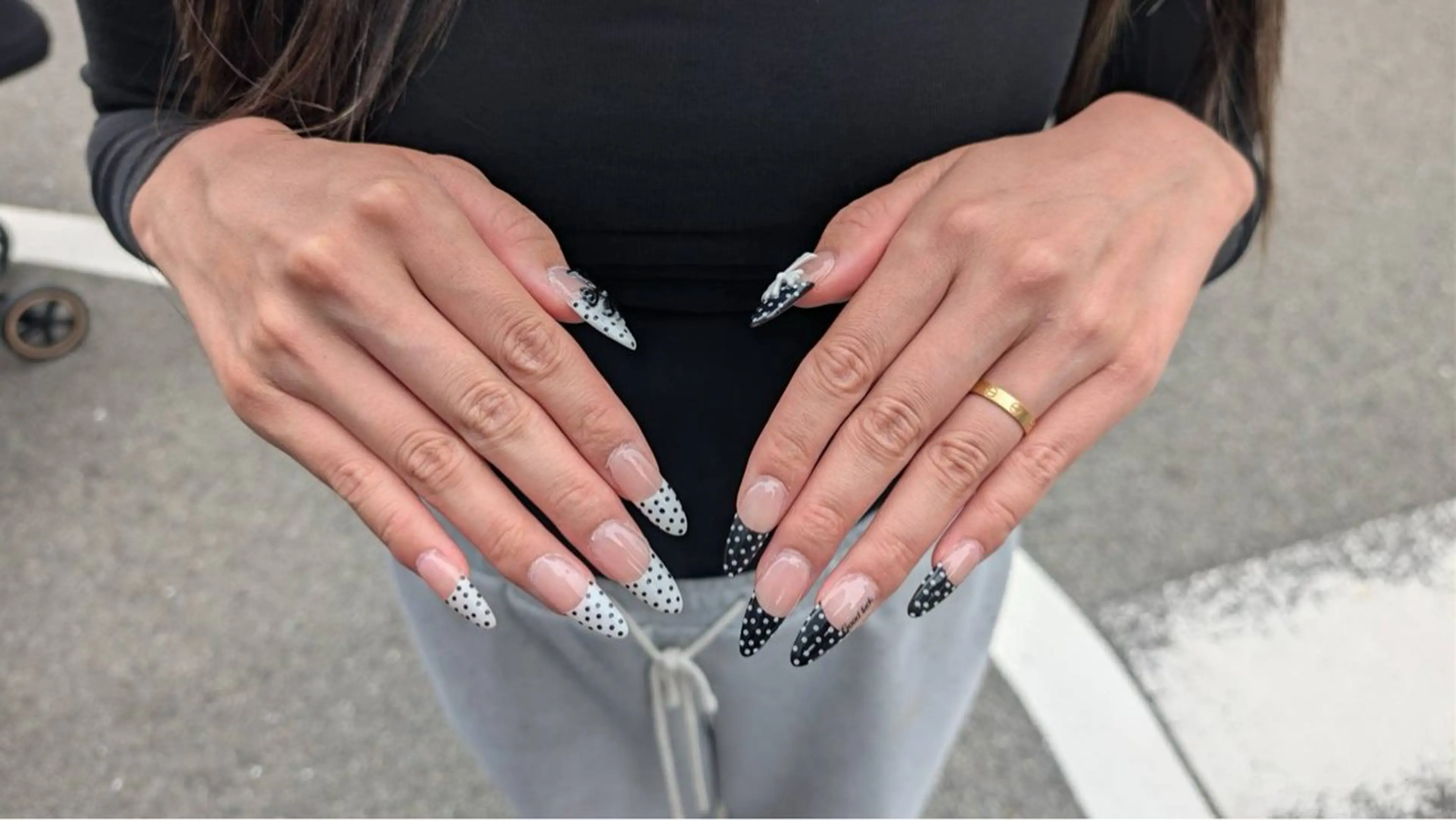 ネイル フットネイル 濱岡 咲のネイルデザイン