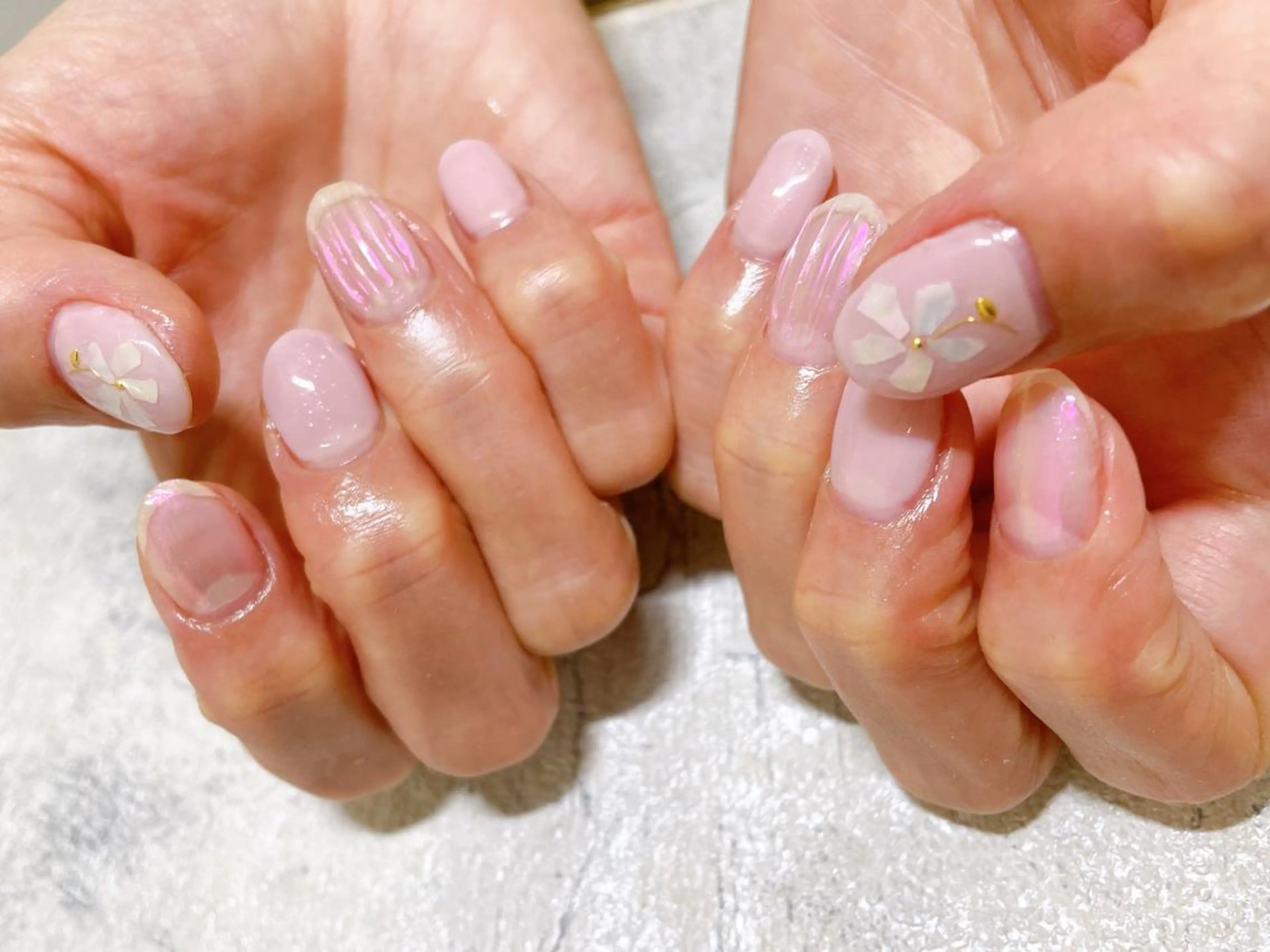 ネイル オーロラネイル フラワーネイル フットネイル フレンチネイル ジェルネイル mogunail &blowのネイルデザイン