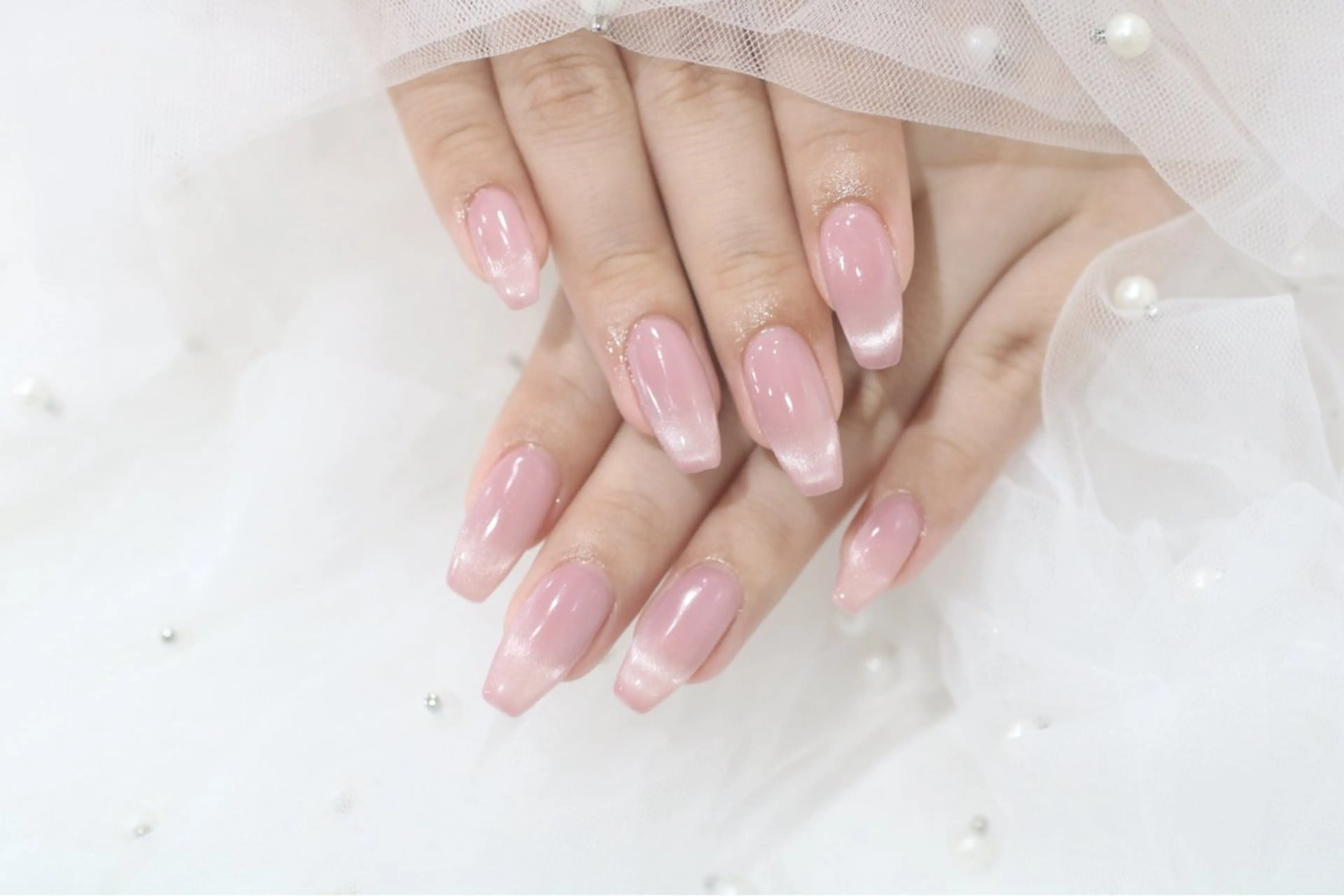 ネイル フレンチネイル マグネットネイル マグネットフレンチ Leonie ｵｵｲのネイルデザイン