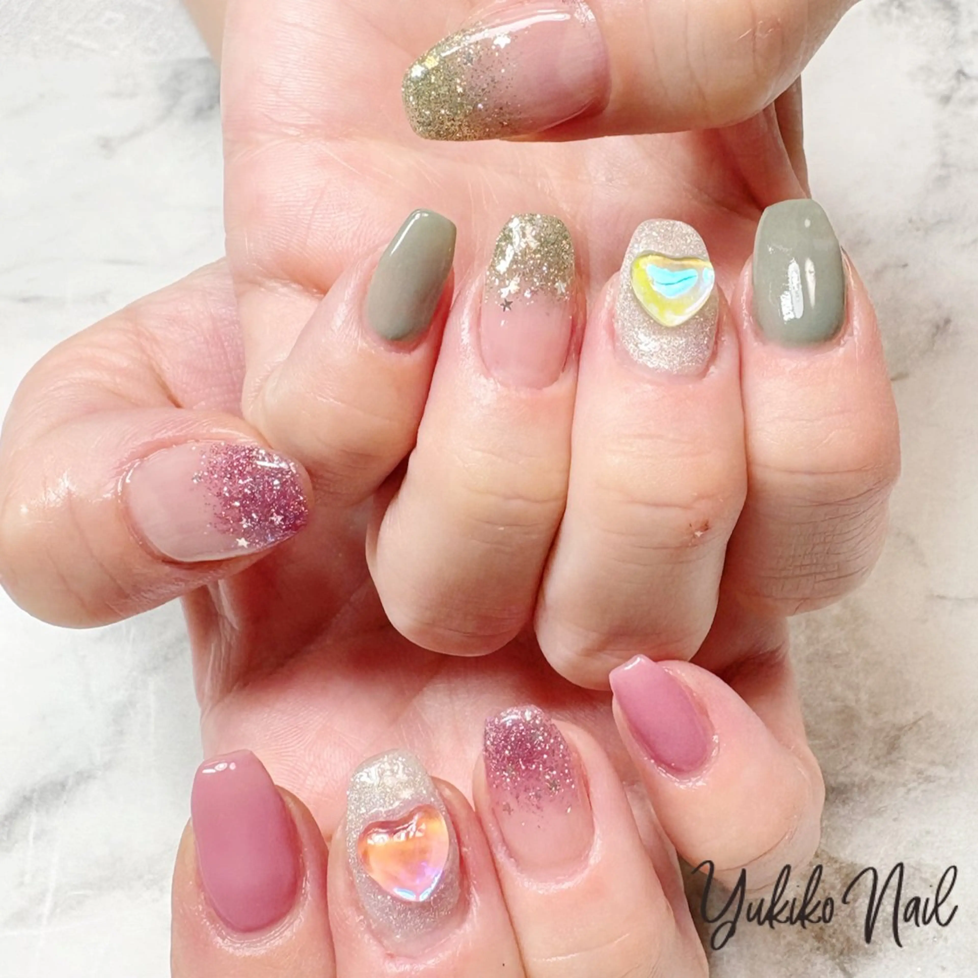 ネイル フラッシュネイル グラデーション グリーン ハート ホログラムネイル ハンドネイル ユキコ ネイルのネイルデザイン