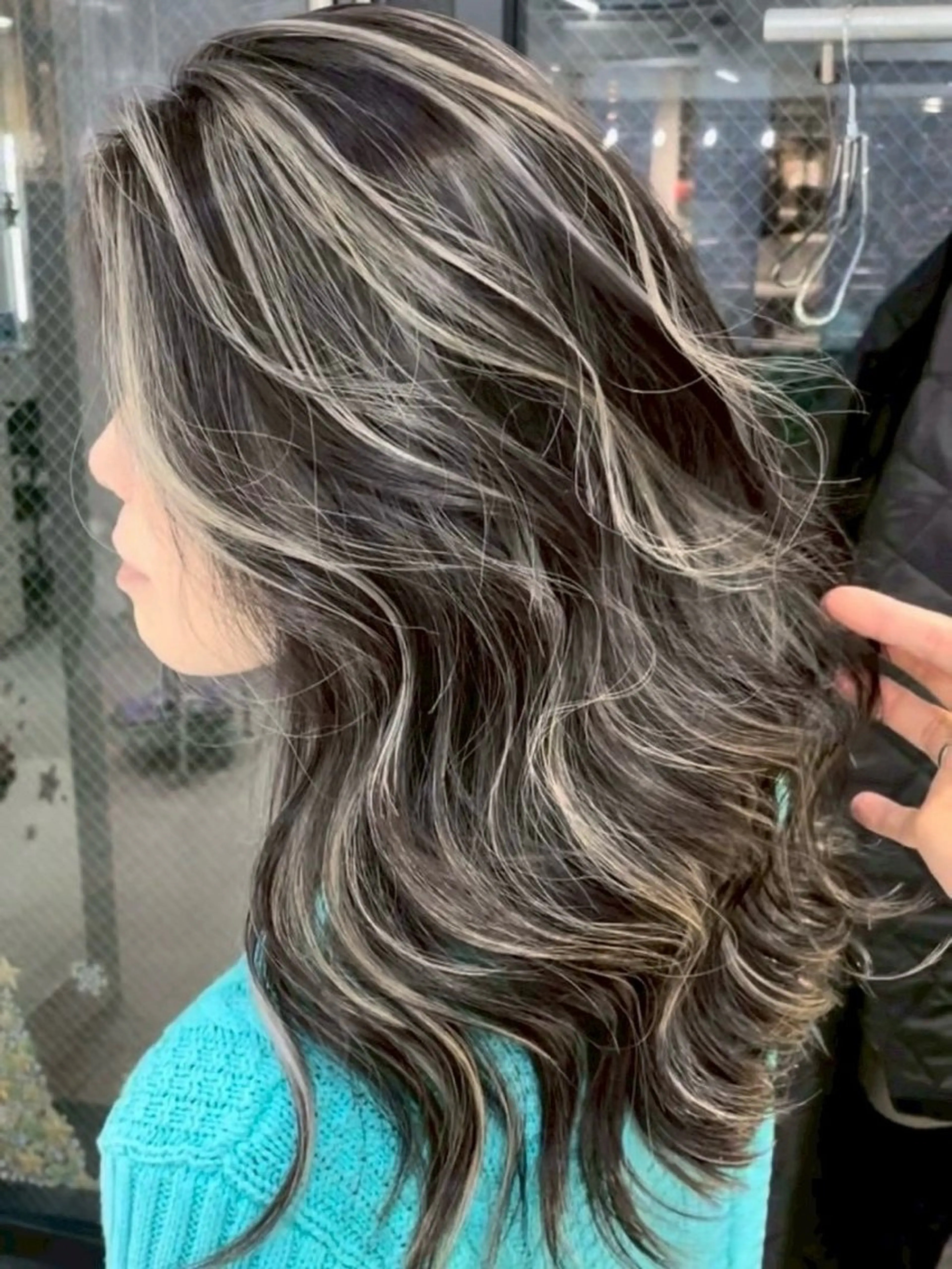 ロング ヘアカラー 大人の海外ハイライト coconoのヘアスタイル