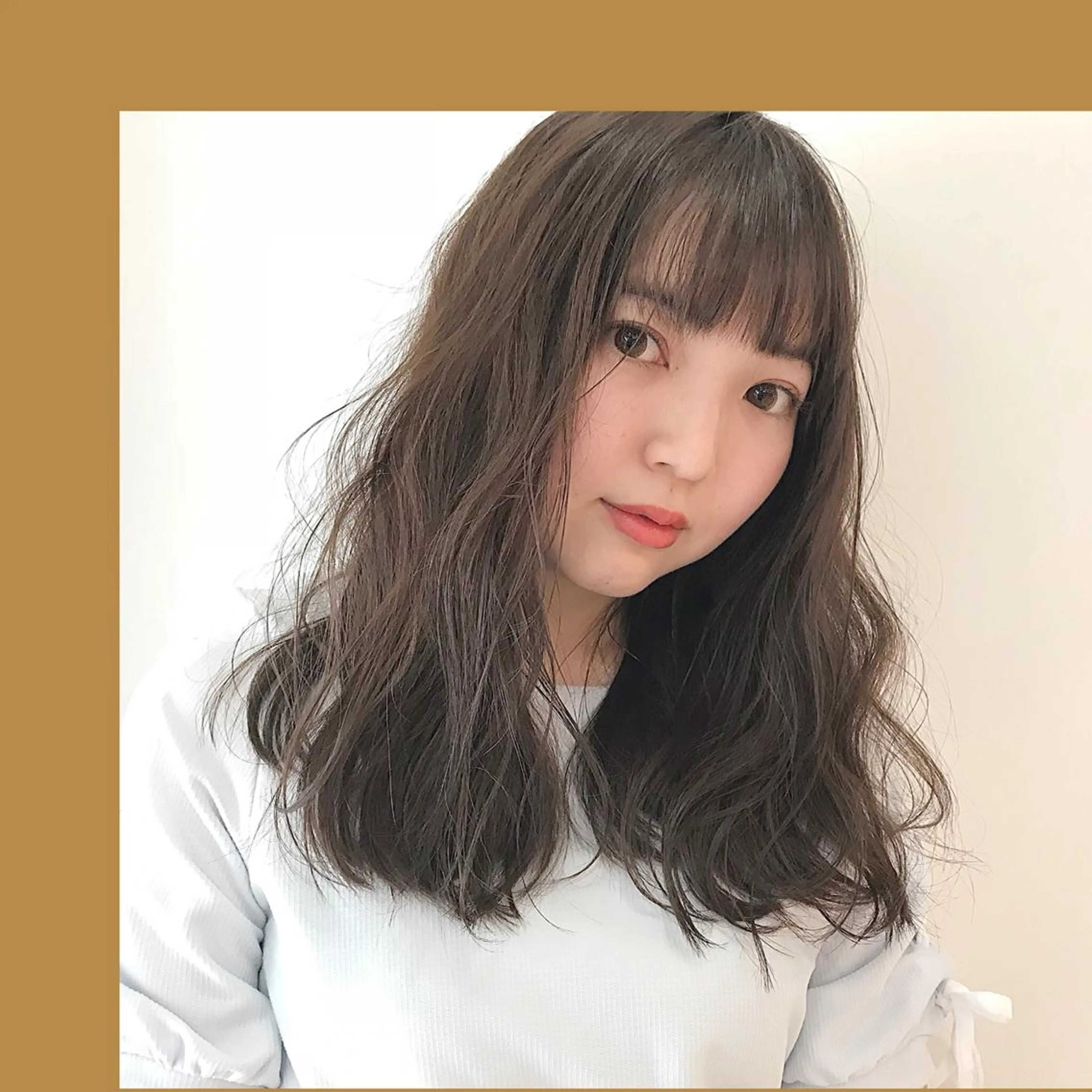 ミディアム カラー ベージュカラー ✨艶ブリーチカラー ✨四ノ宮裕己のヘアスタイル