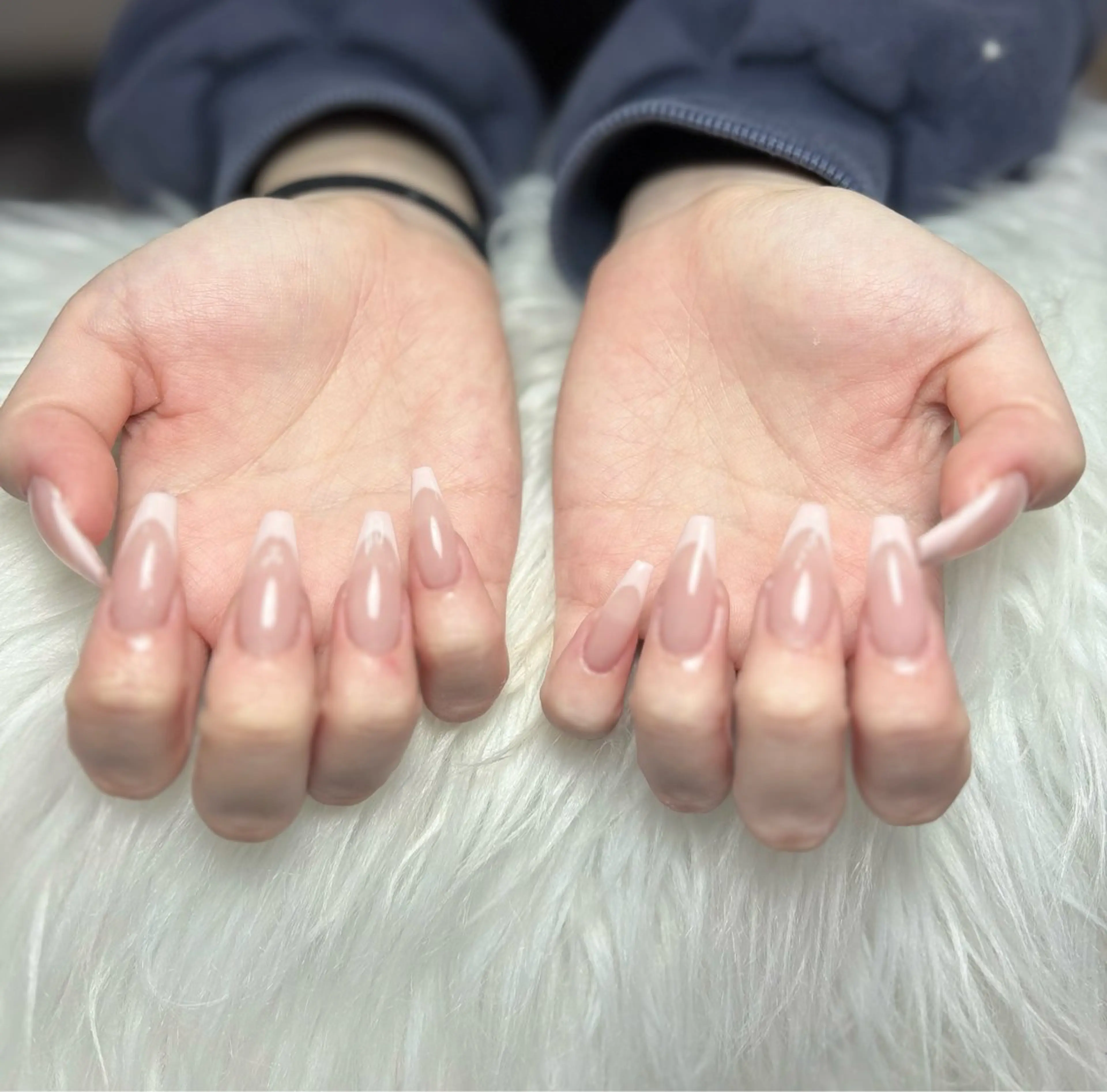 ネイル アートネイル 長さ出し ジェルネイル マグネットネイル ニュアンスネイル なな_ CloudyChanのネイルデザイン