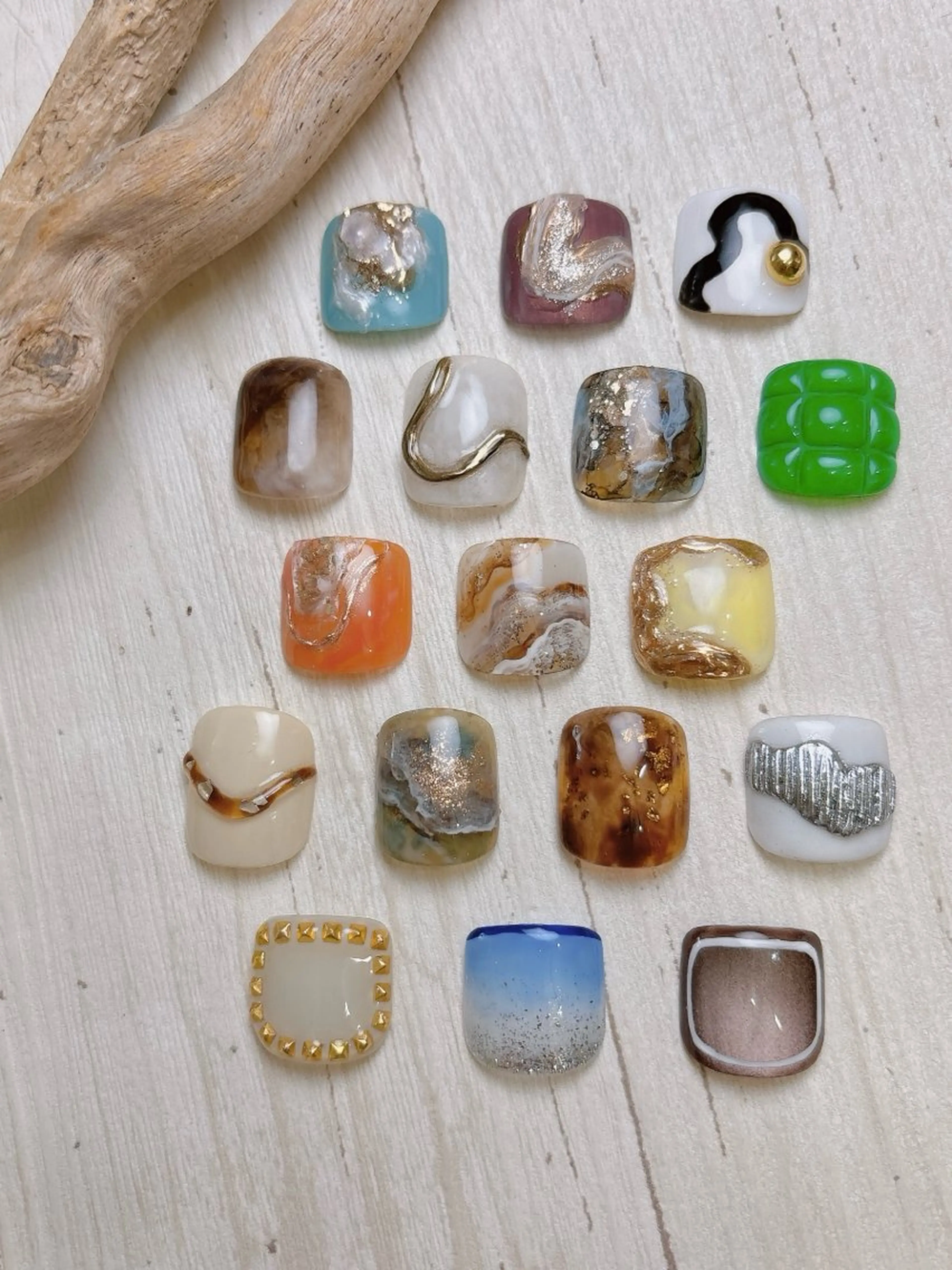 親指デザインアート🌺(オフ&ケア込み)の写真