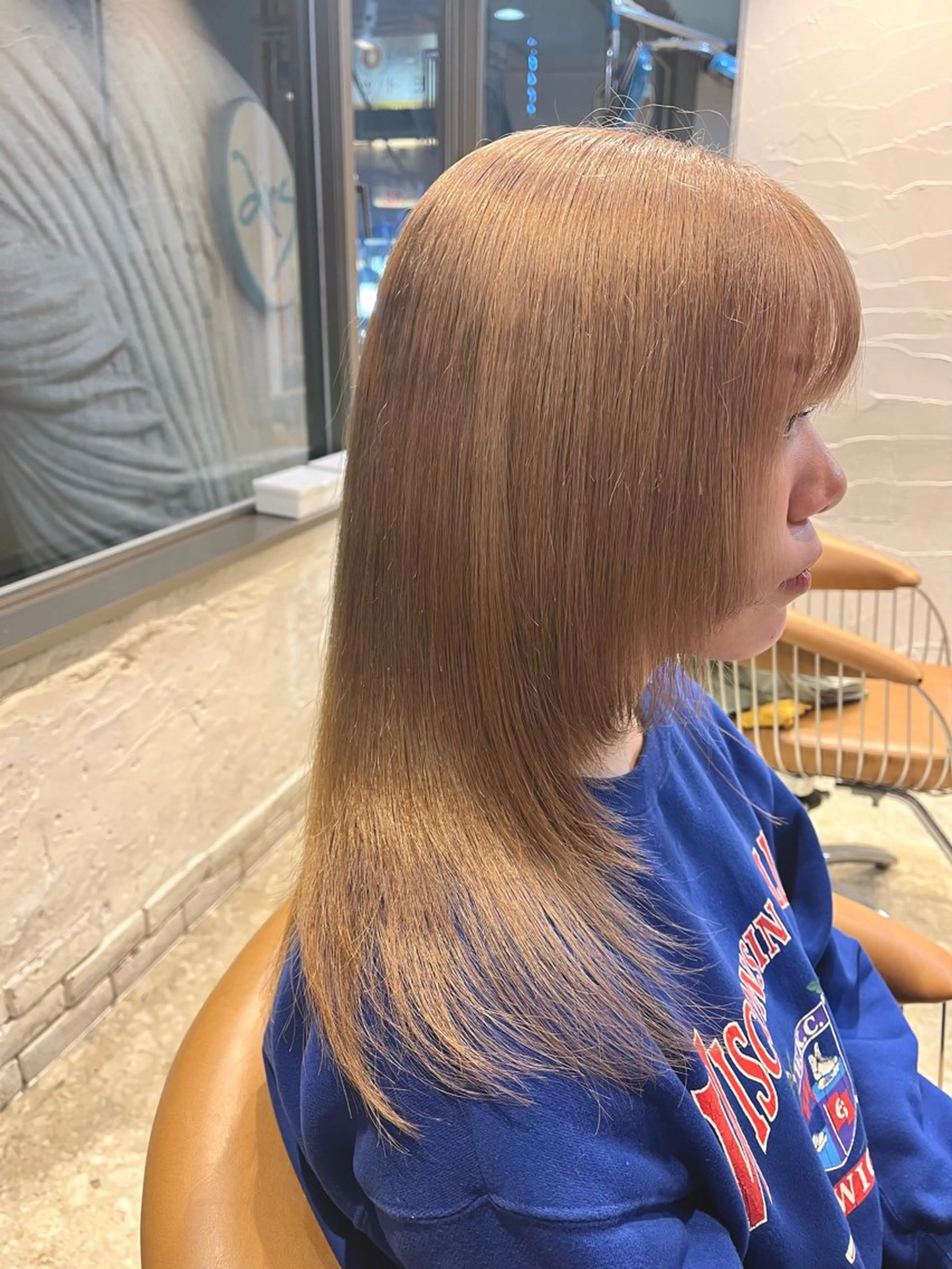 セミロング カラー ブリーチ ヘアカラー うしだ かおるのヘアスタイル