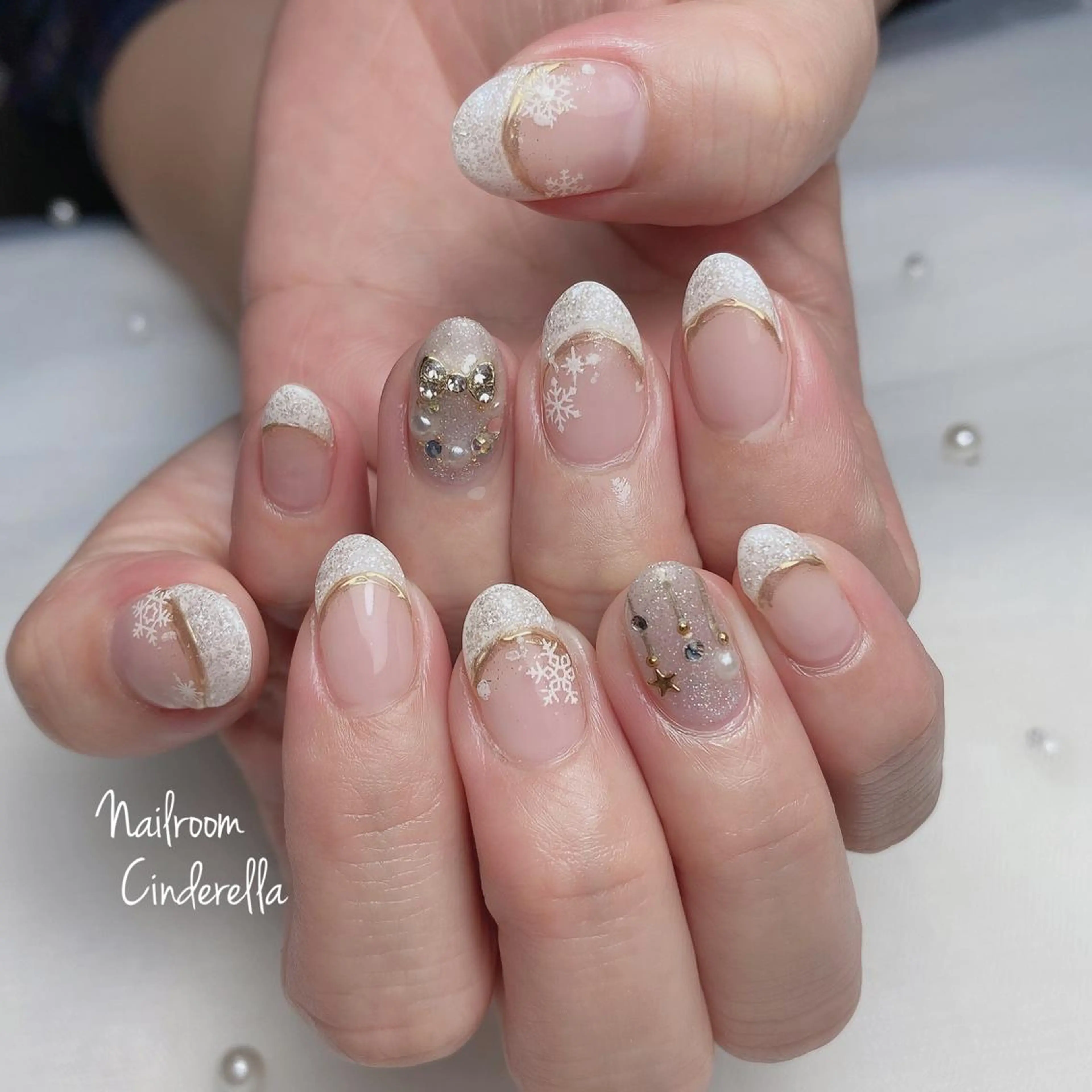 ネイル フレンチネイル 冬ネイル クリスマス Nailroom. Cinderellaのネイルデザイン