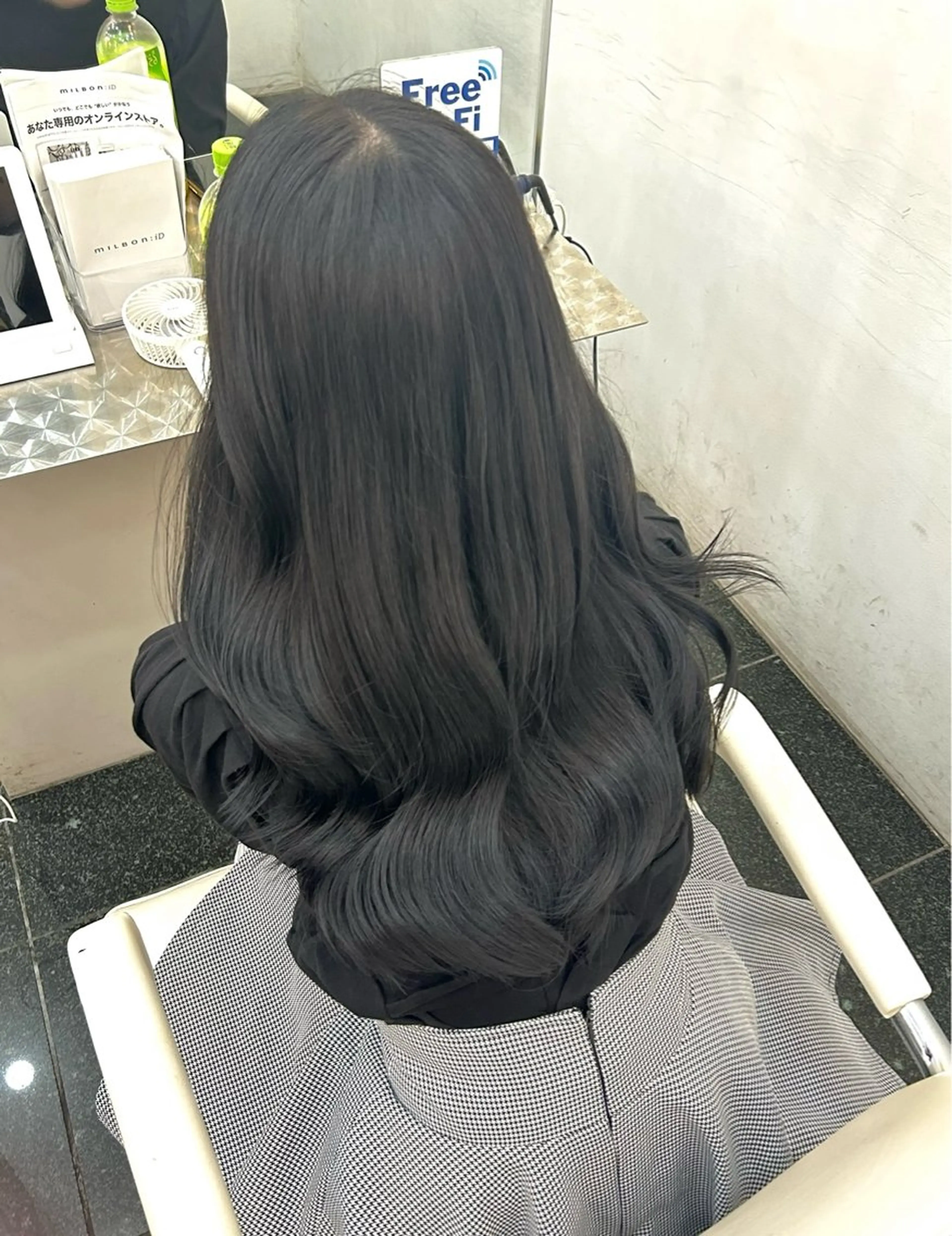 ロング カラー 黒髪 ブルーカラー ブルーブラック ヘアカラー ガーリー×韓国🎀 ⟡.·天野結良⟡.·のヘアスタイル